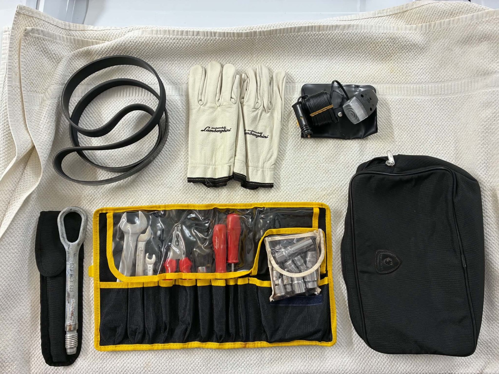 Lamborghini Murcielago Tool Kit original Lamborghini Murcielago Tool Kit original