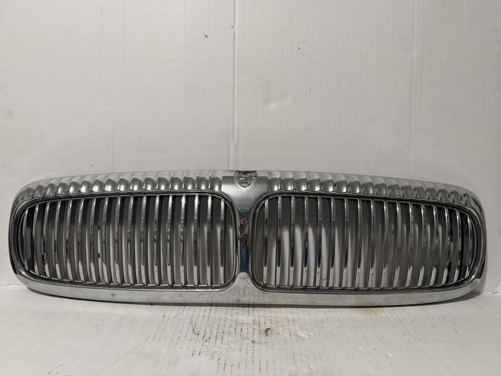 98-03 Jaguar X308 XJ8 Radiator Hood Grille Grill Assembly w/o Logo