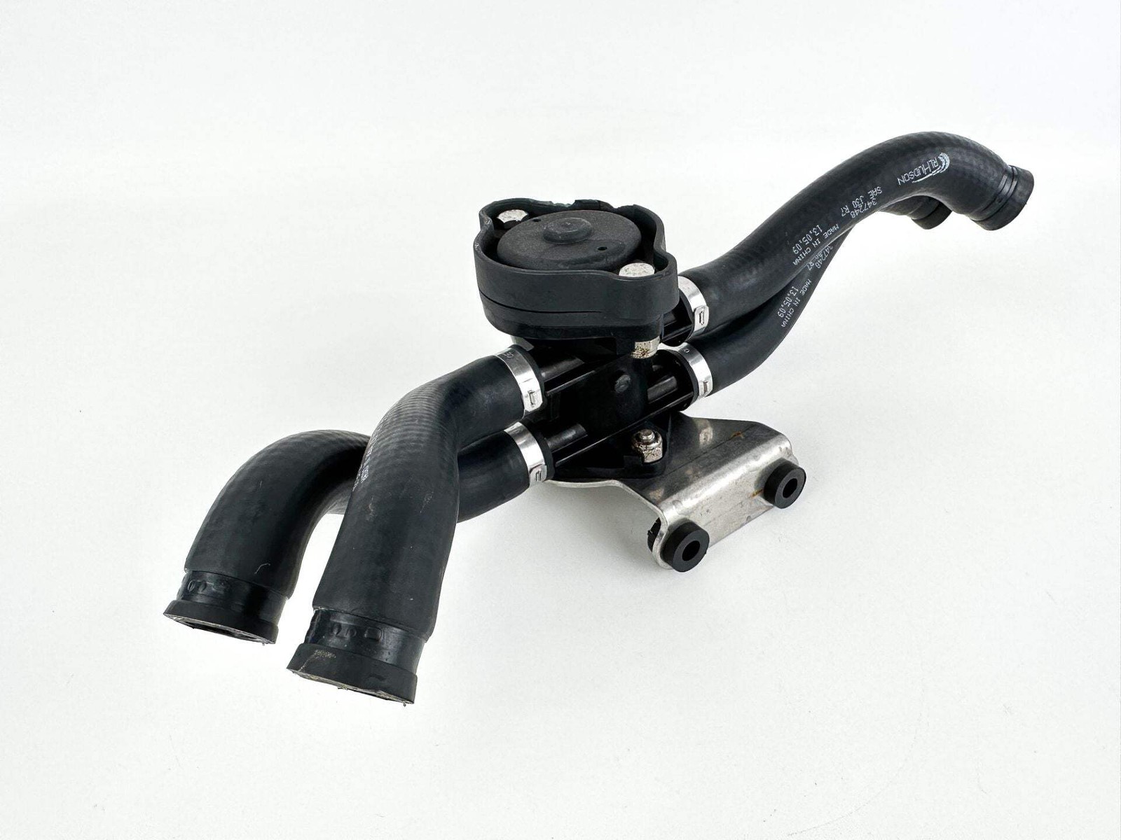 2014 Evinrude 200 HP 2 Stroke Outboard Pressure Relief Valve 5007970 OEM