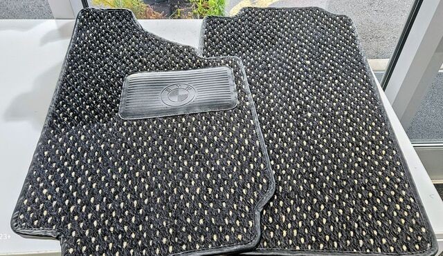 Genuine Floor Mats fits 1967-1976 BMW 1602 2002 2002tii BLACK 51-47-0-307-526