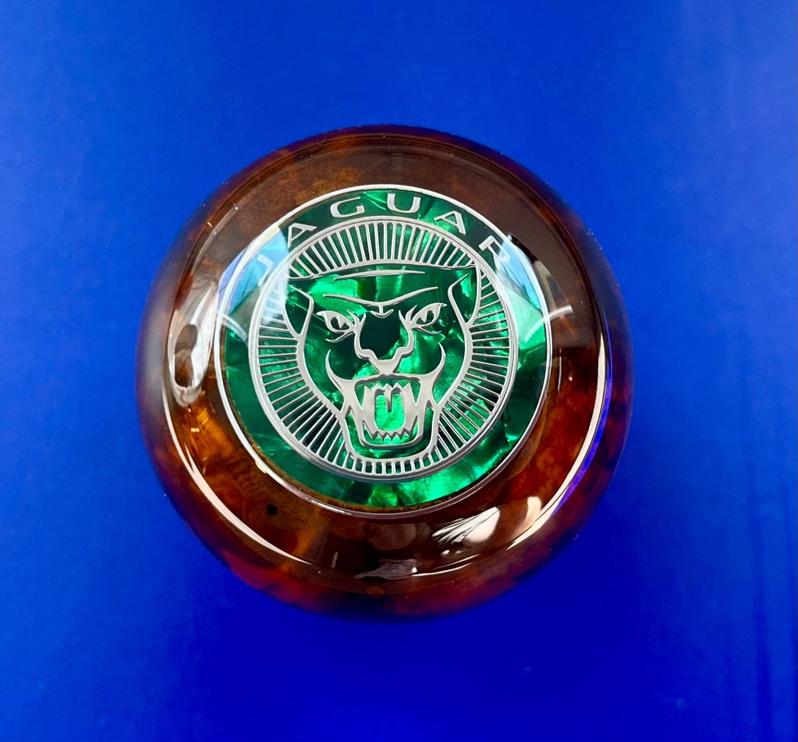 Jaguar Custom Wood Gear Shift Knob XJ6,XJS,XJ8,XK8,XJR,XKR,S-Type,X-Type,X308 V8 Jaguar Custom Wood Gear Shift Knob XJ6,XJS,XJ8,XK8,XJR,XKR,S-Type,X-Type,X308 V8