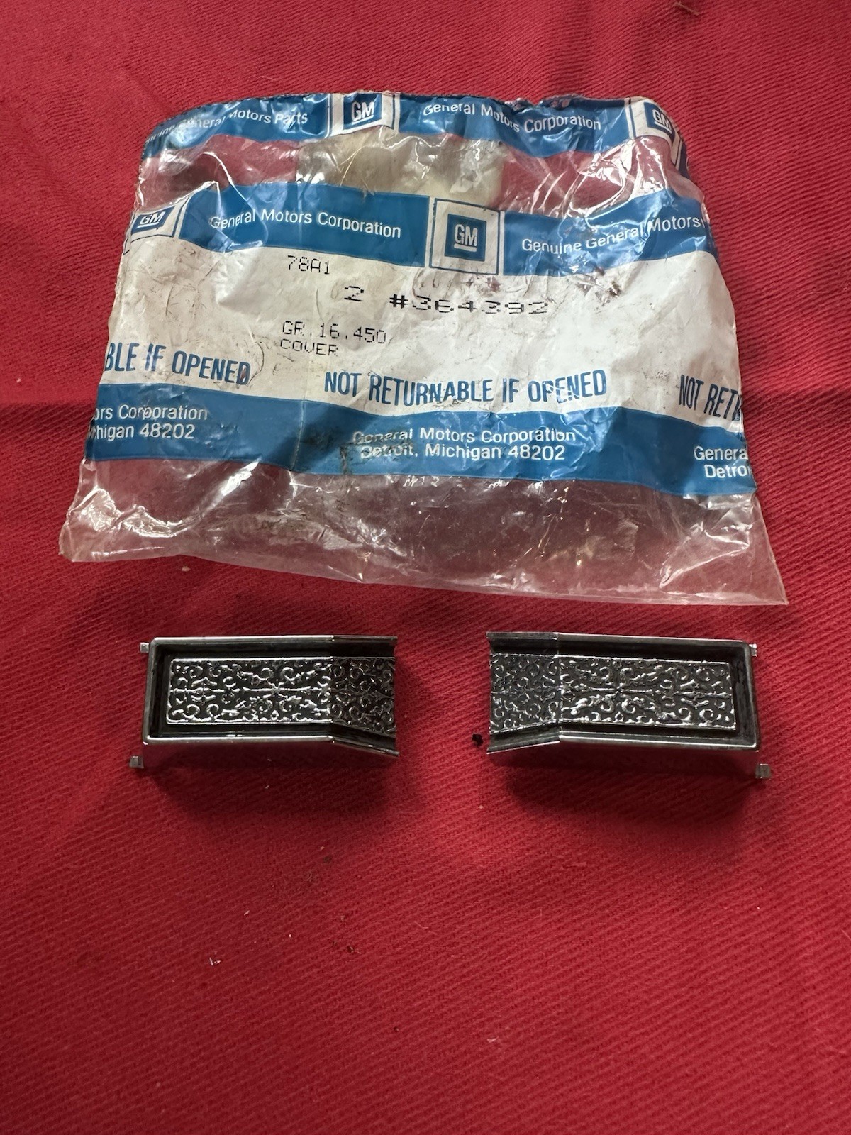 NOS GM 364392 1977-80 Chevrolet GMC Trucks Door Grab Handle Covers Square Body NOS GM 364392 1977-80 Chevrolet GMC Trucks Door Grab Handle Covers Square Body
