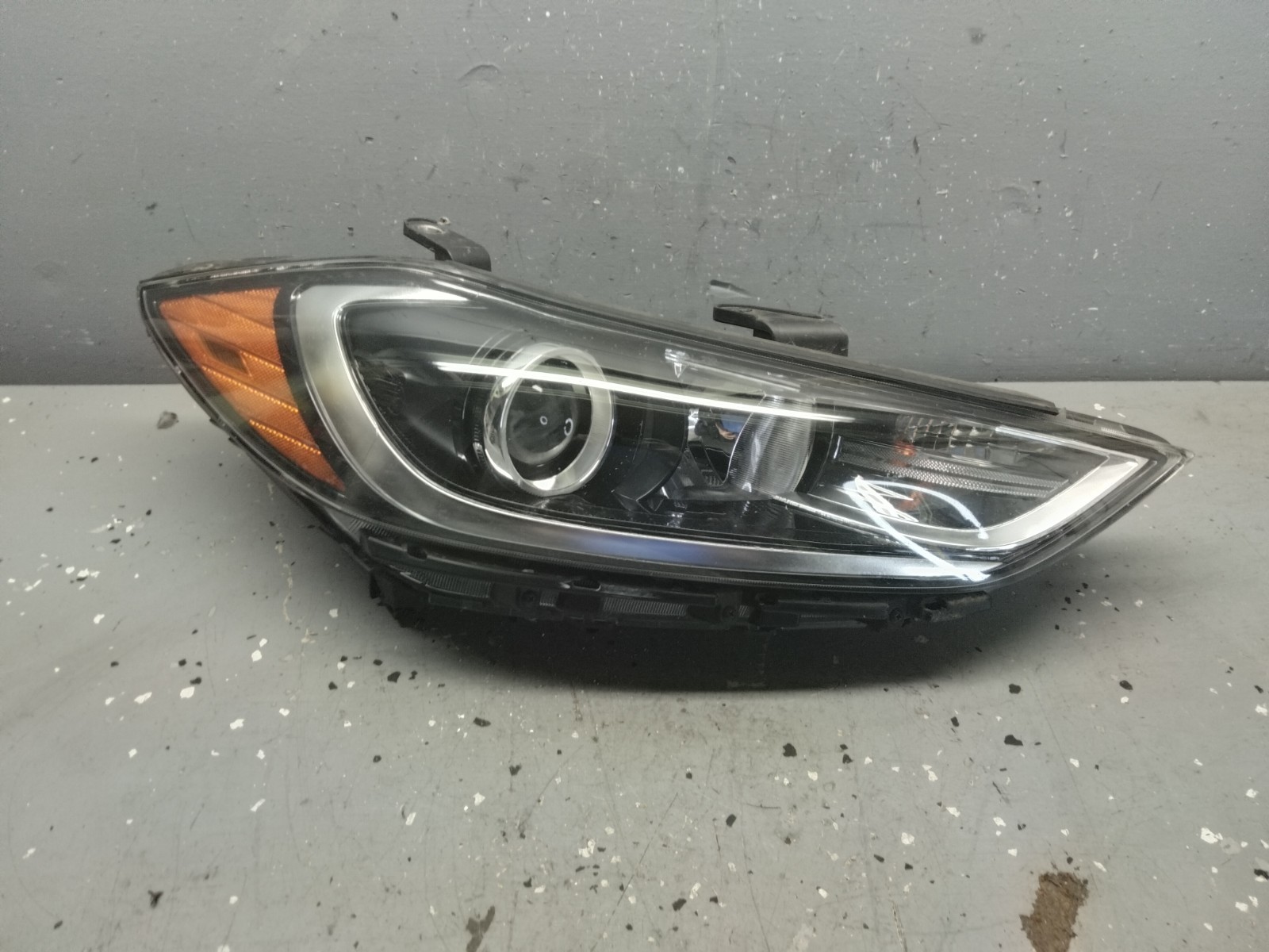 2018-2020 Hyundai Sonata RH Passenger Halogen Headlight OEM 92102-F3