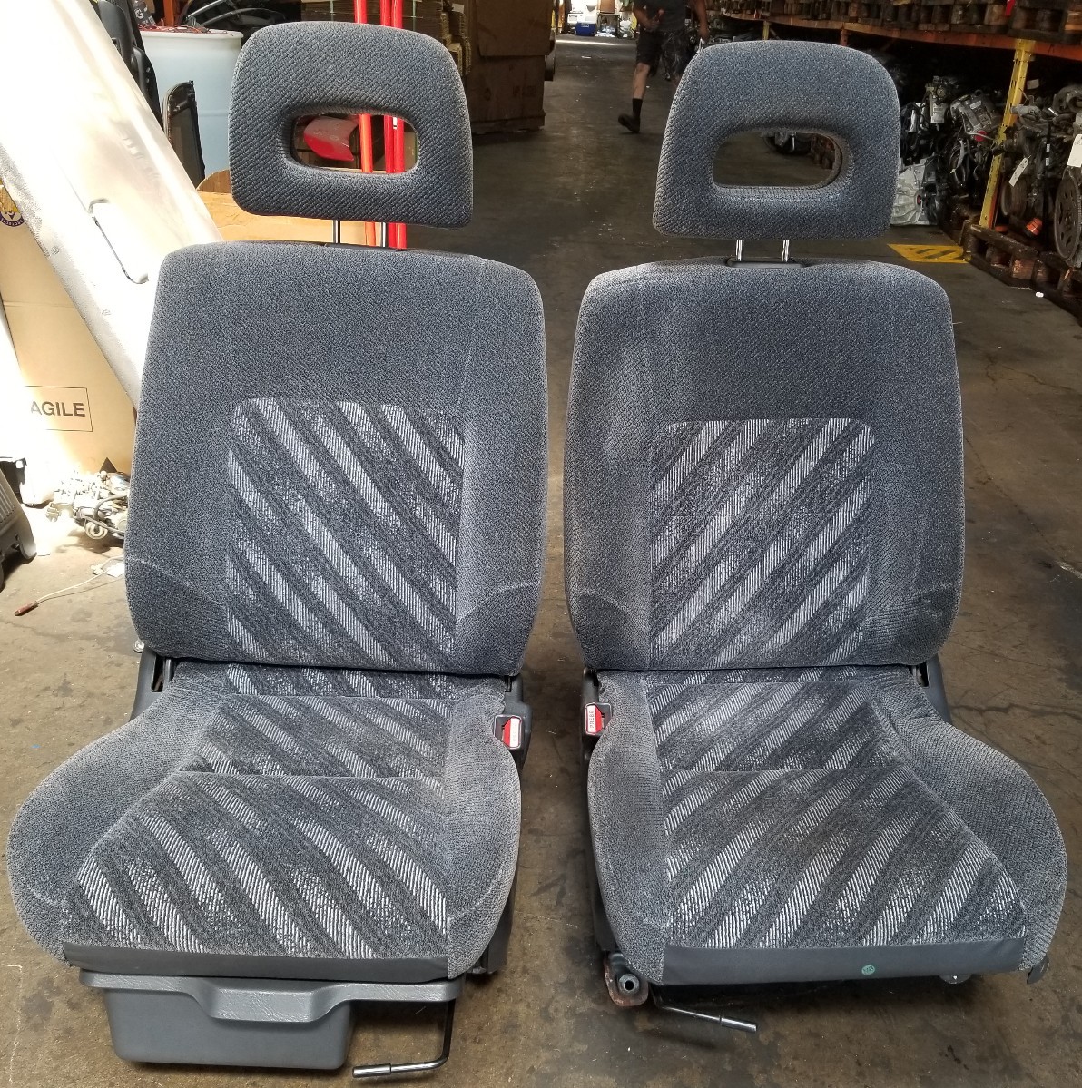 97 98 99 00 01 Honda CR-V CRV Front Seats PAIR manual OEM grey cloth 97 98 99 00 01 Honda CR-V CRV Front Seats PAIR manual OEM grey cloth