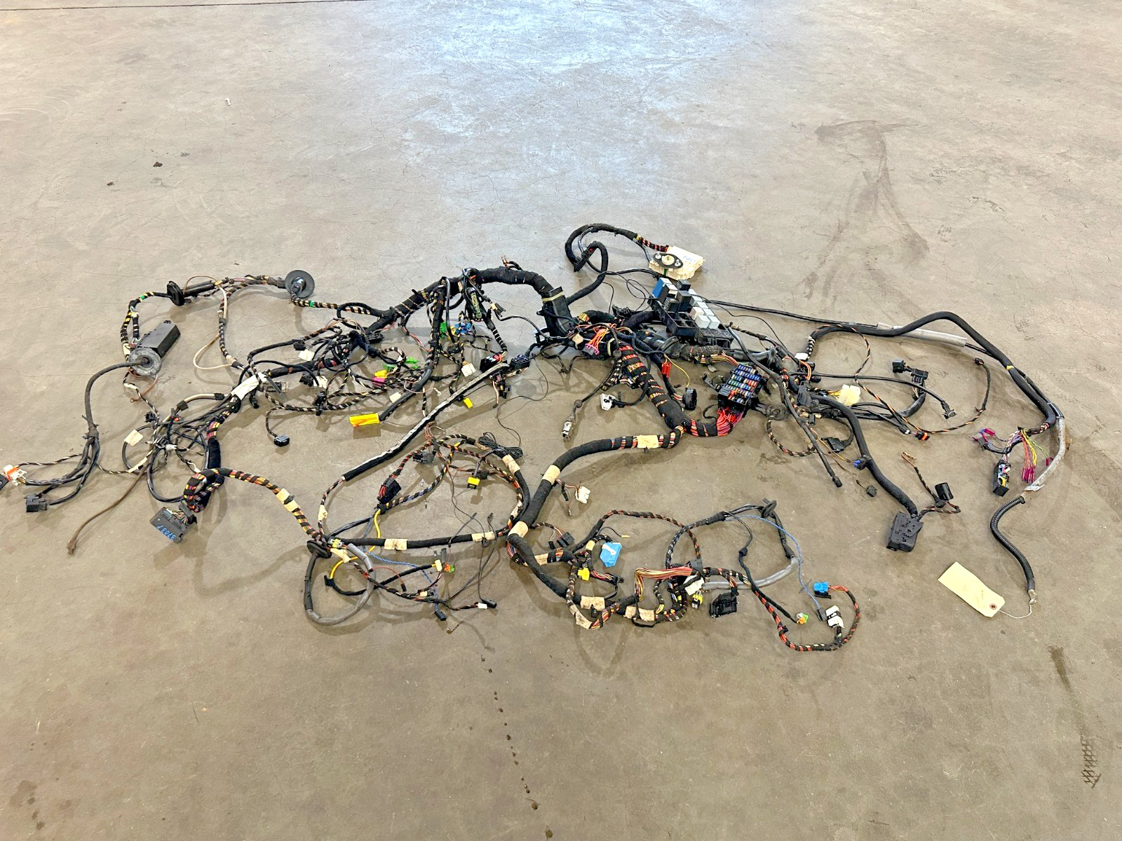 02-04 PORSCHE 911 FRONT DASHBOARD WIRE HARNESS OEM LOT3703 02-04 PORSCHE 911 FRONT DASHBOARD WIRE HARNESS OEM LOT3703