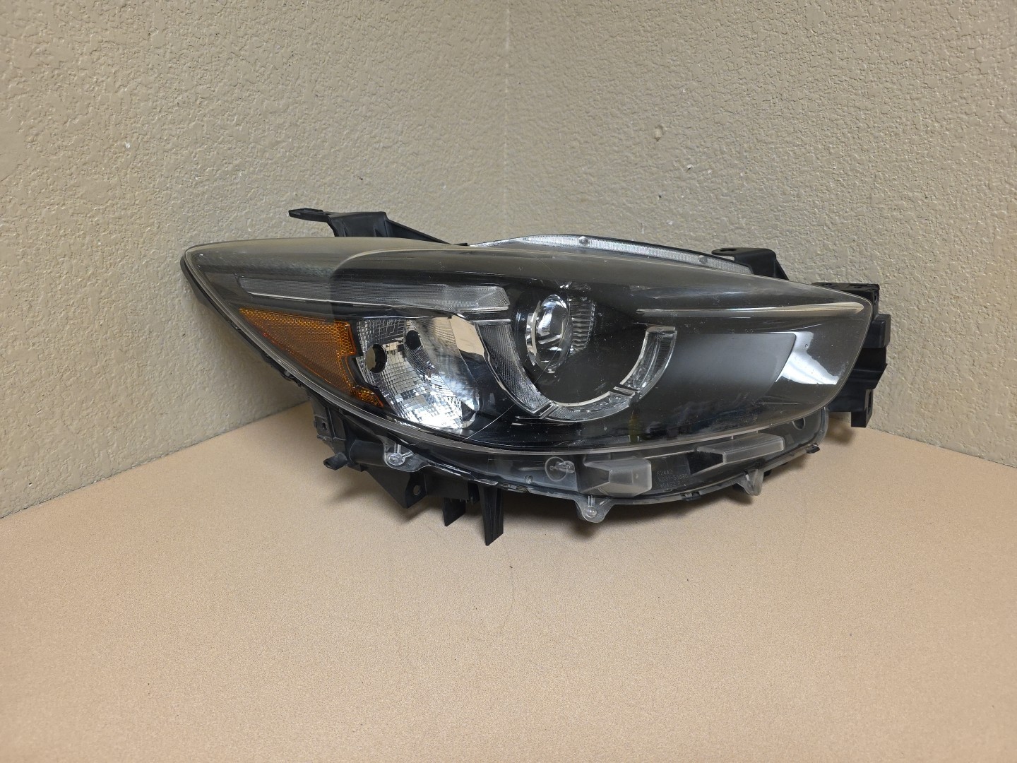 2013-2016 MAZDA CX-5 RIGHT PASSENGER SIDE HEADLIGHT OEM HALOGEN W/LED ADAPTIVE 