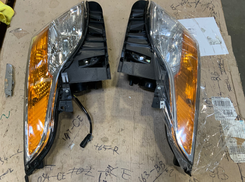 For 2011-2015 Ford Explorer Halogen Chrome Housing Projector Headlight Lamps Set For 2011-2015 Ford Explorer Halogen Chrome Housing Projector Headlight Lamps Set