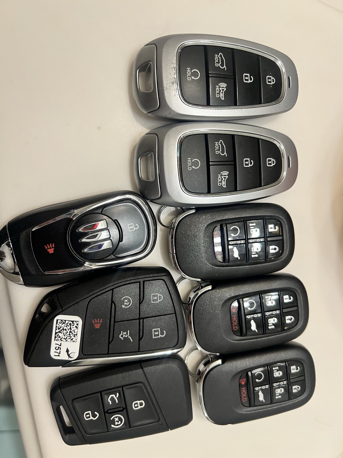 Mixed Lot Of 8 Key Fobs Locked And Needs Reprogramming Mixed Lot Of 8 Key Fobs Locked And Needs Reprogramming