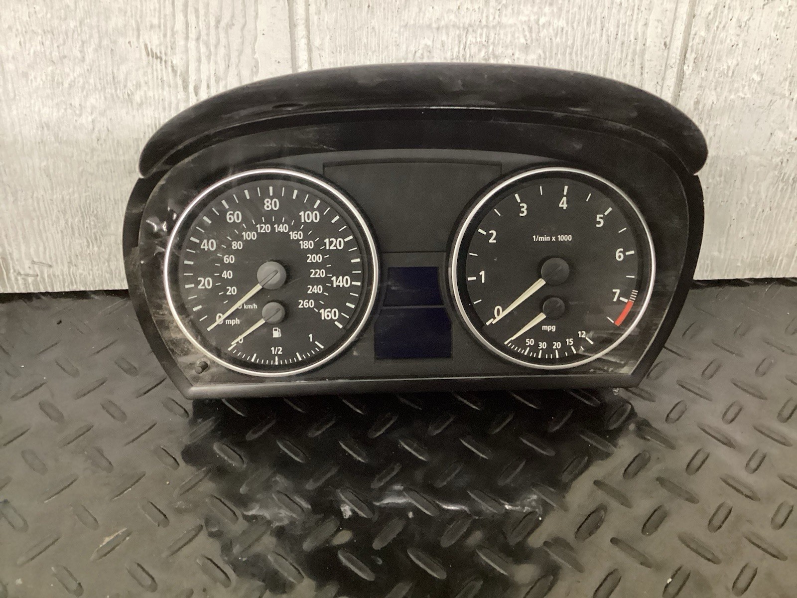 OEM 2006-2013 BMW 325i E90 Speedometer Instrument Cluster 6983495-01