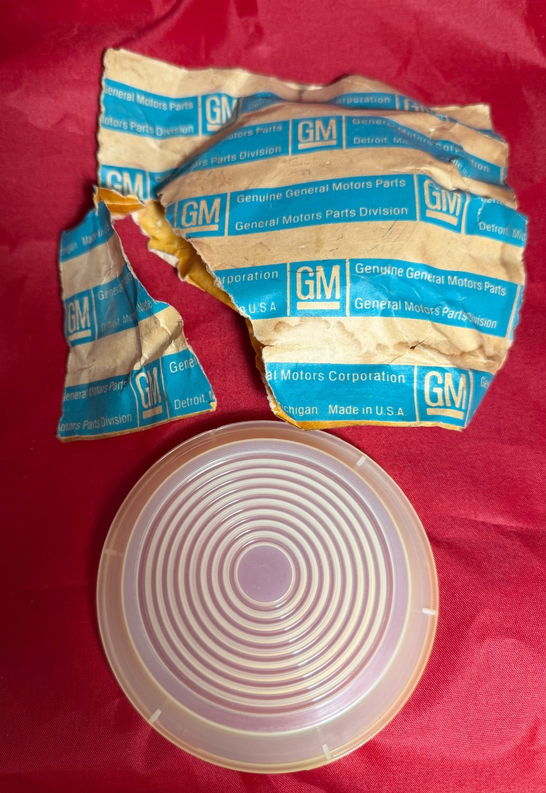 NOS 1955 - 1968 CHEVROLET INTERIOR DOME LAMP LENS GM 5711725 NOS 1955 - 1968 CHEVROLET INTERIOR DOME LAMP LENS GM 5711725