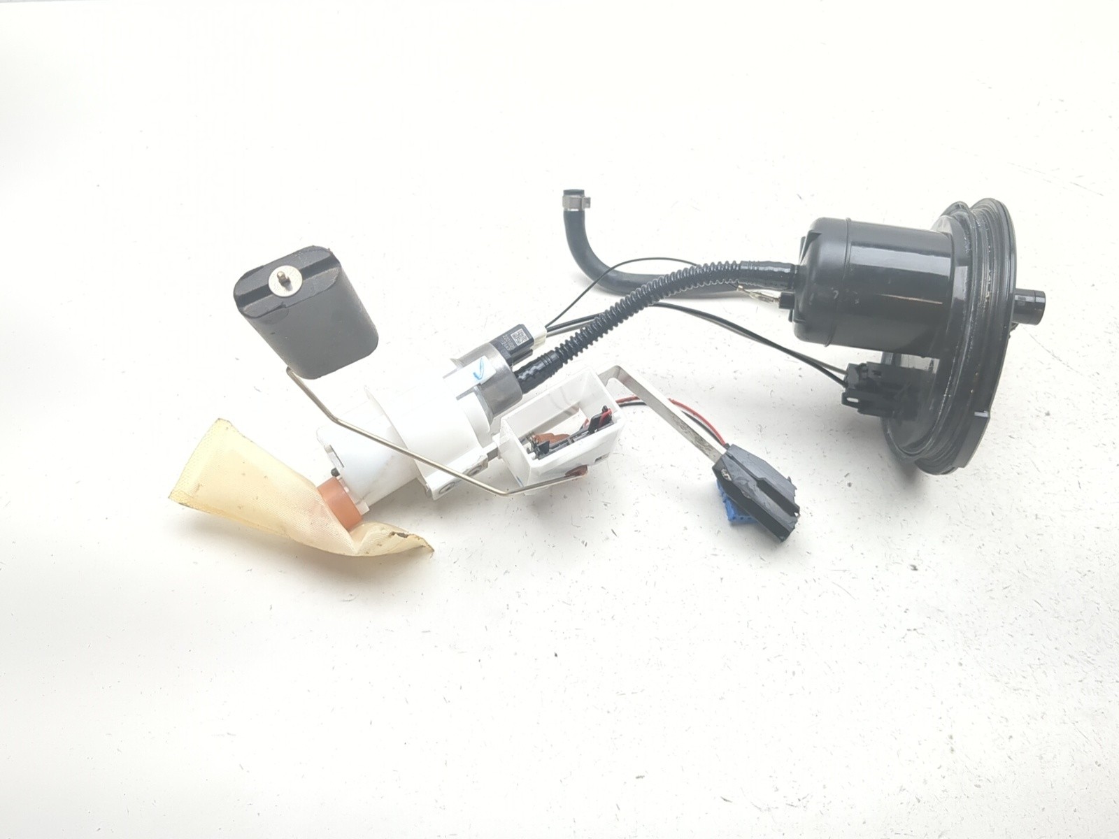 22-25 BMW K1600B Bagger Fuel Pump Assembly 16148393848