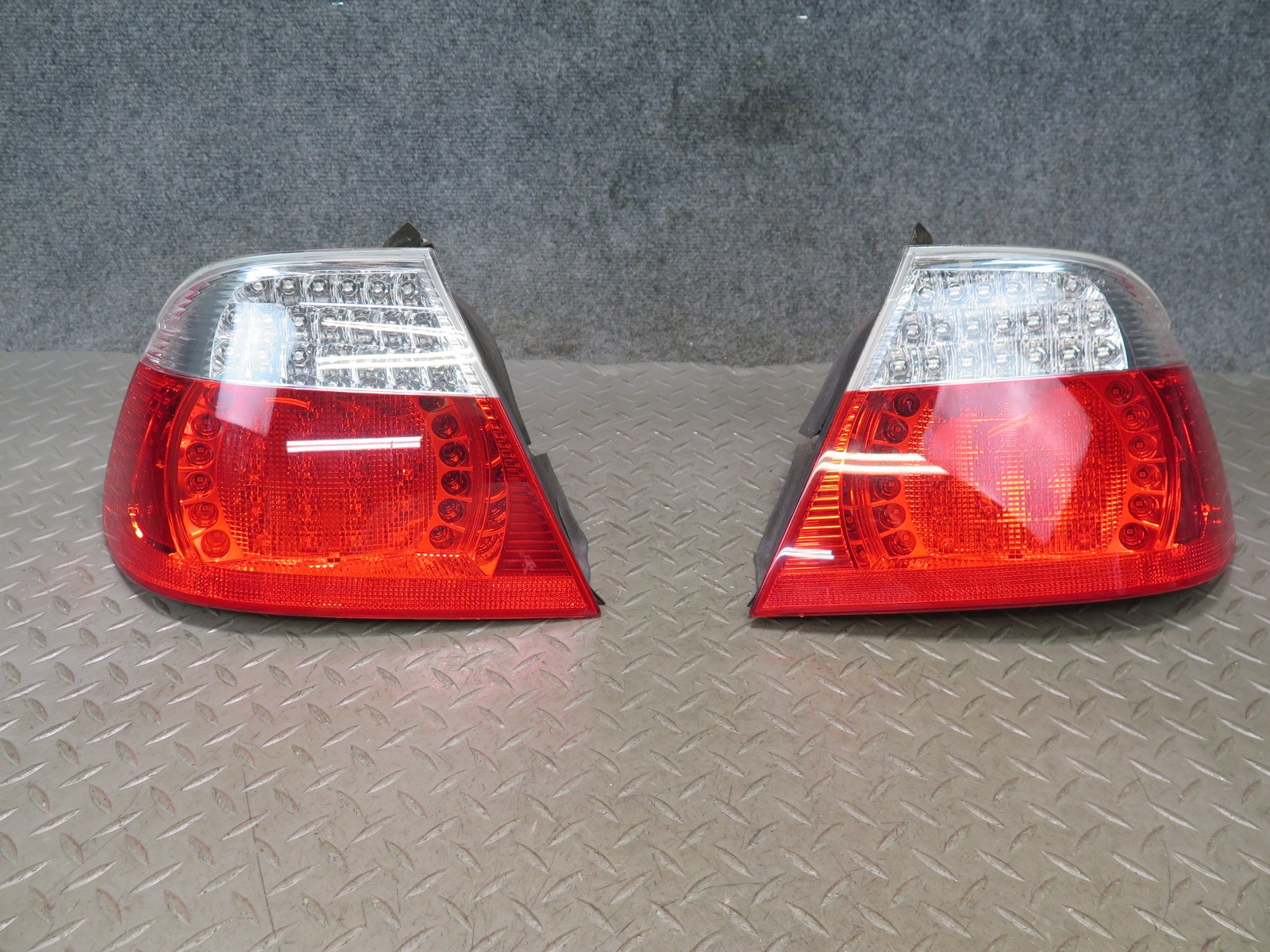 04-06 BMW E46 330ci CONVERT REAR LEFT & RIGHT LED OUTER TAIL LIGHT LAMP SET OEM