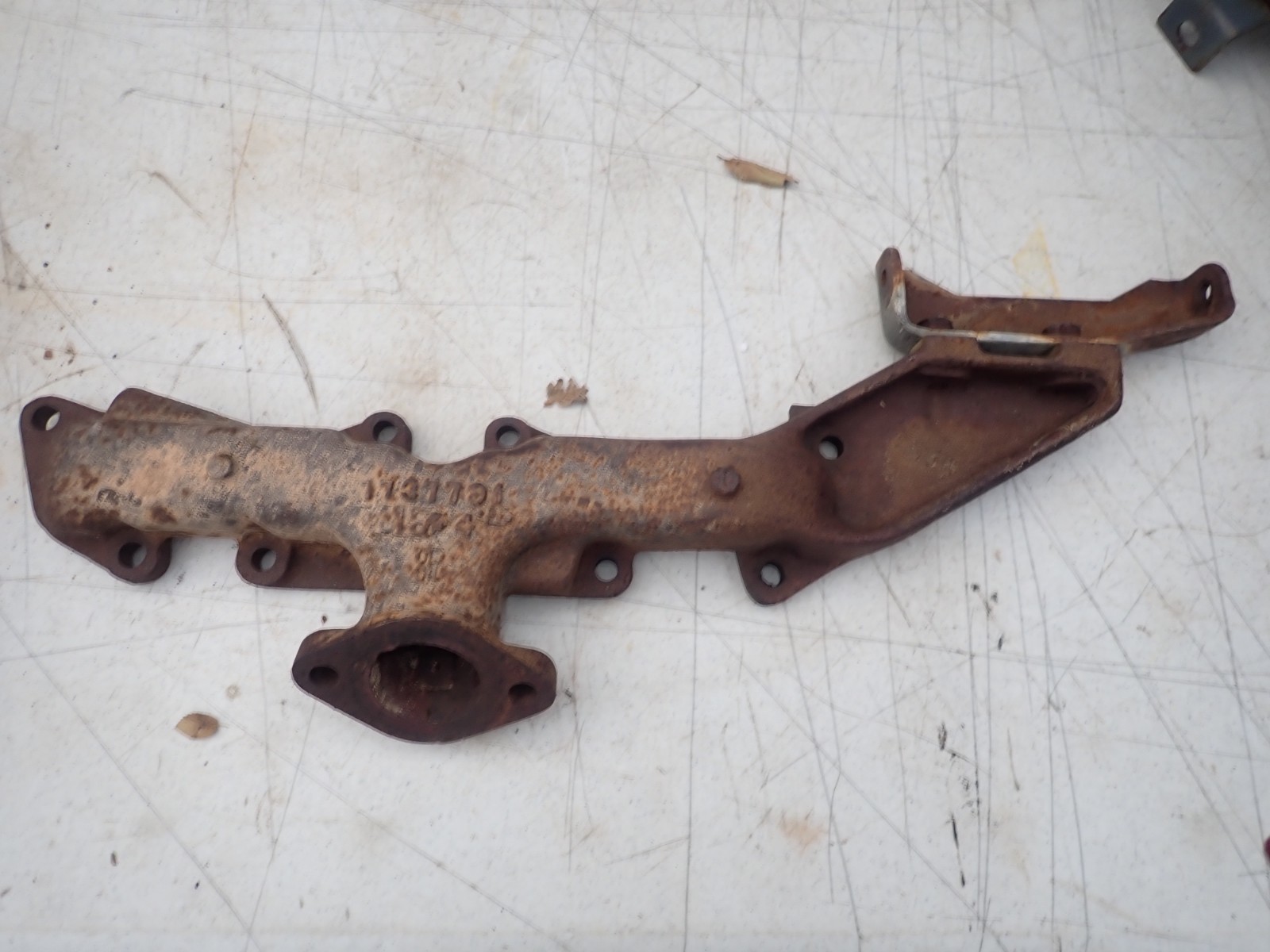 1957 Dodge RH Exhaust Manifold 325 Poly Coronet Royal Sierra 1737791 + 57 Desoto 1957 Dodge RH Exhaust Manifold 325 Poly Coronet Royal Sierra 1737791 + 57 Desoto