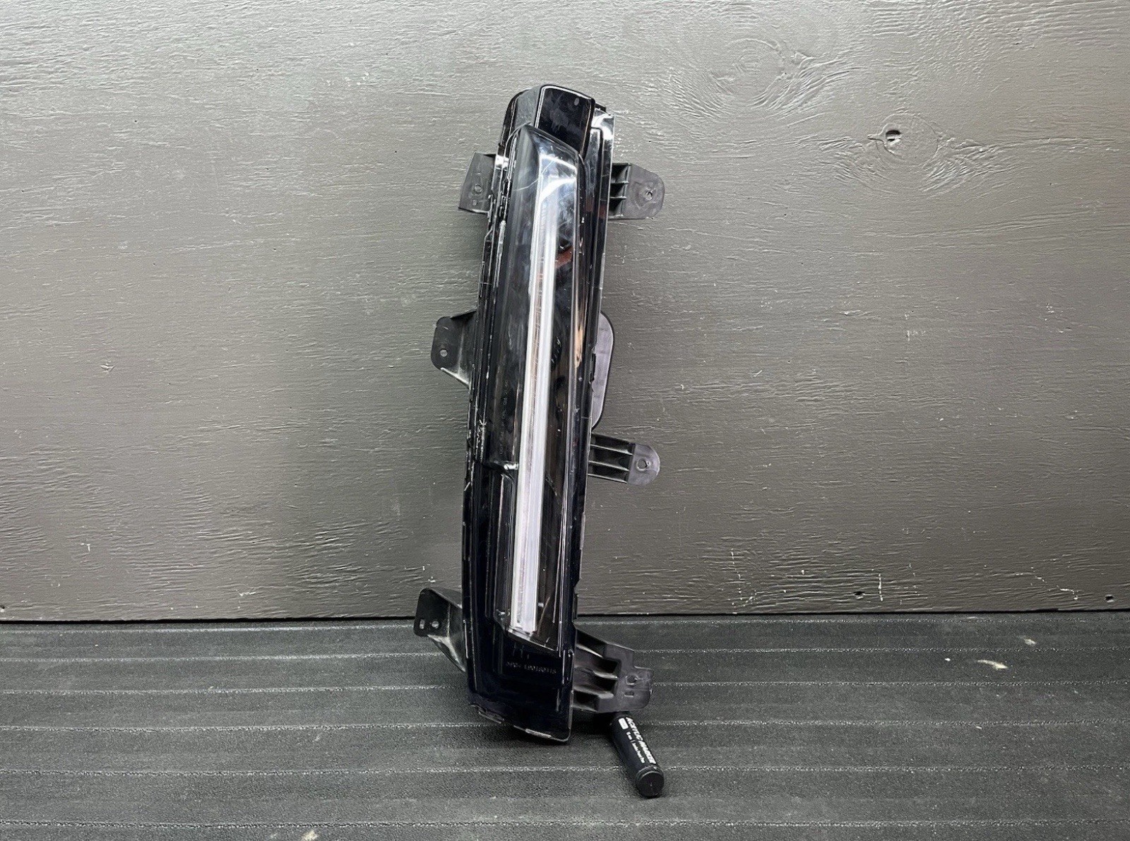 2021-2024 Cadillac Escalade Running Light RH OEM 