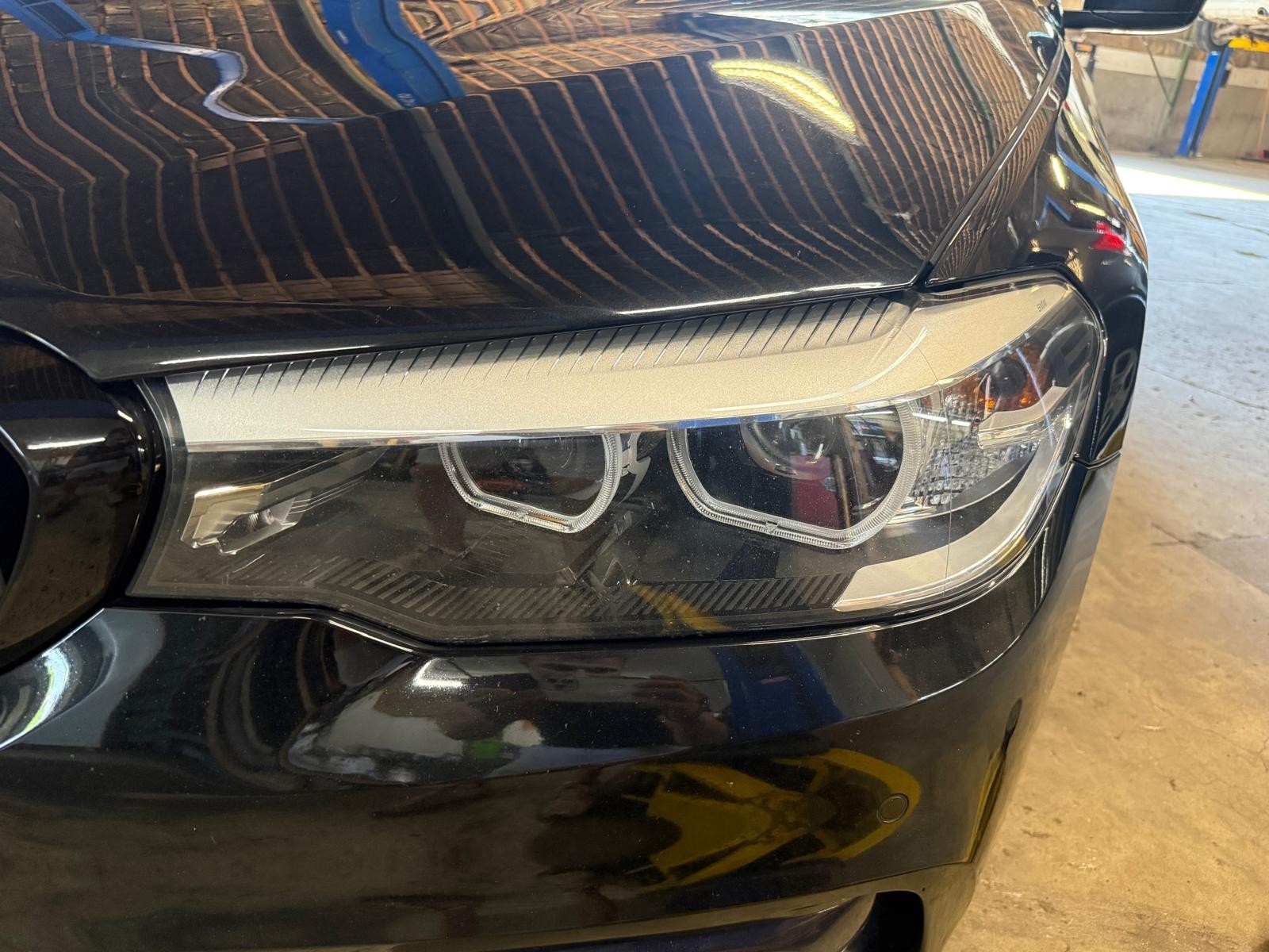 2017-2020 BMW 530e 530i 540i Left Driver LED Headlight OEM 63117214959