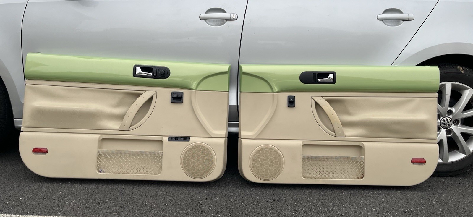 ✅ 1998-2010 VW New Beetle Hard Top Front Door Panels - Green Tan - BEAUTIFUL ✅ ✅ 1998-2010 VW New Beetle Hard Top Front Door Panels - Green Tan - BEAUTIFUL ✅