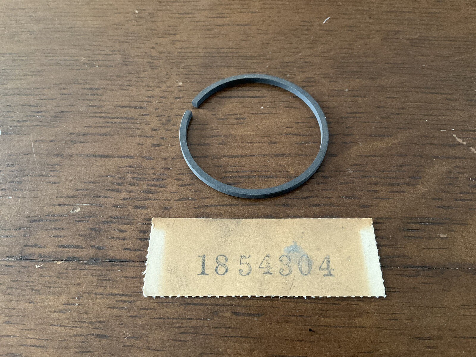1953 1955 1959 1961 NOS Mopar Transmission Snap Ring 1854304 1953 1955 1959 1961 NOS Mopar Transmission Snap Ring 1854304