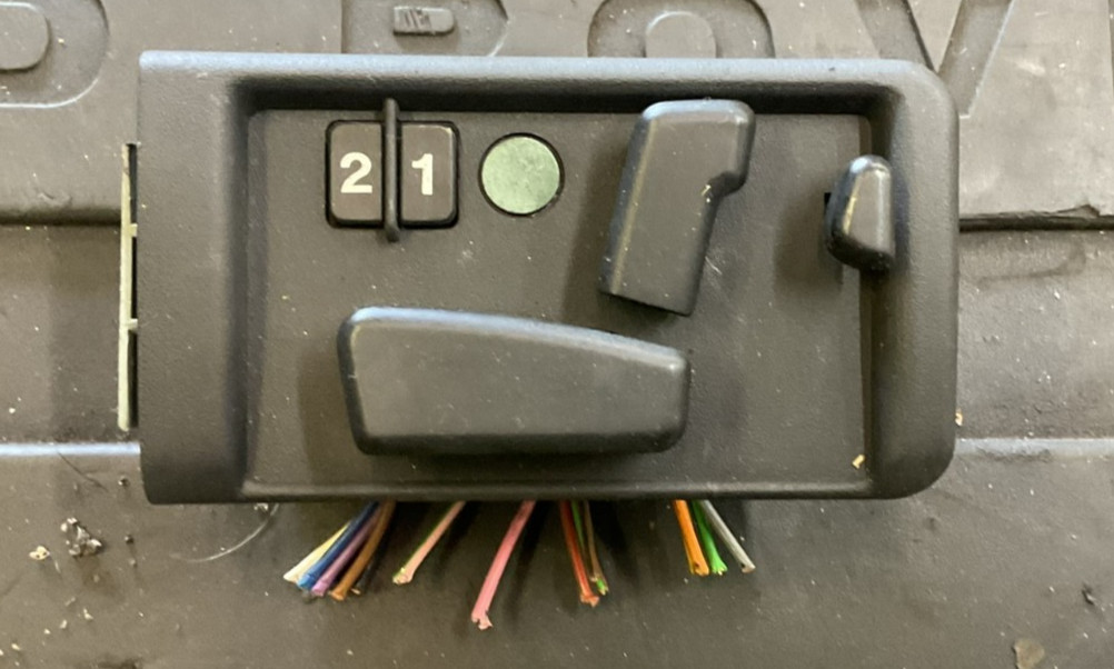 86-91 Mercedes W126 OEM Passenger Right Power Seat Switch 0038202810 300SEL DR3