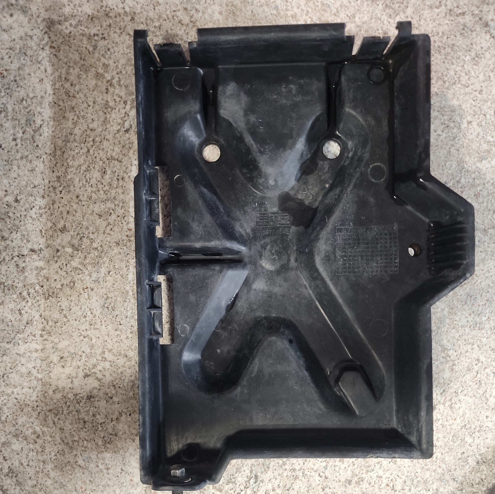 1995-1999 GMC Chevrolet Suburban Silverado Truck Battery Reserve Tray Drivers 1995-1999 GMC Chevrolet Suburban Silverado Truck Battery Reserve Tray Drivers