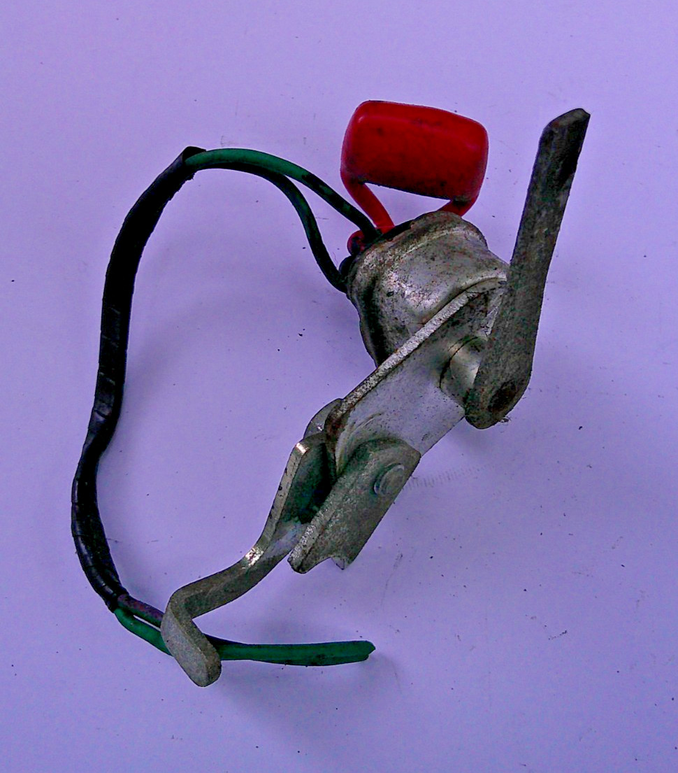 1982-1986 JAGUAR LUCAS XJS V12 5.3L BRAKE LIGHT SWITCH EARLY MODEL OEM PART