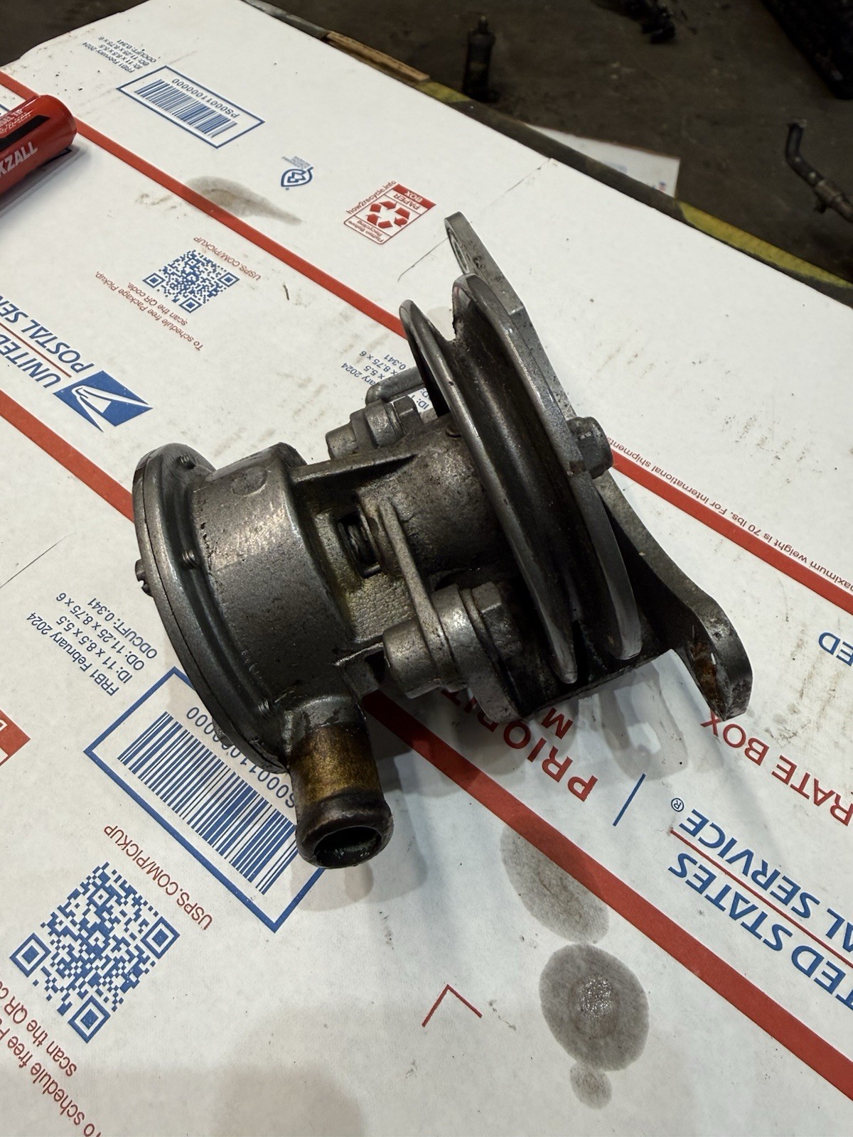 Yanmar marine 2YM15 seawater pump