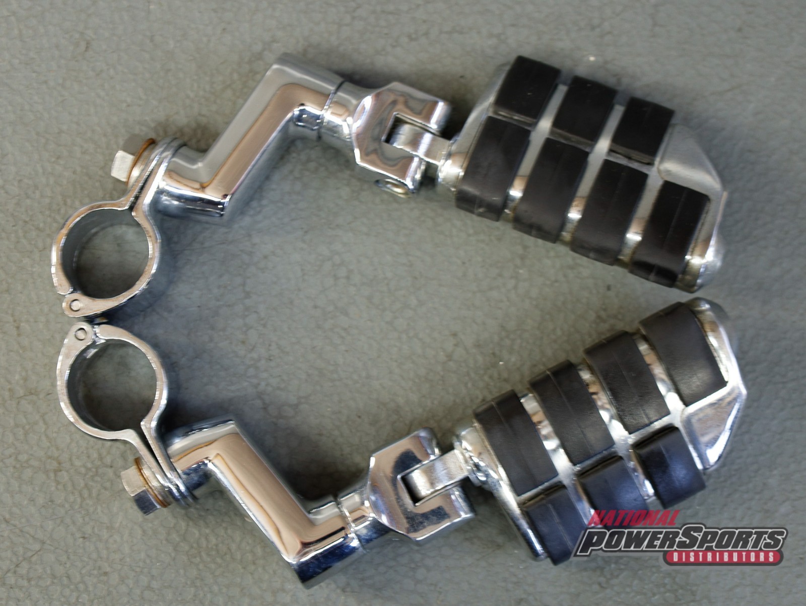 KURYAKYN DUALLY ISO CHROME HIGHWAY PEGS + LONGHORN OFFSET MOUNT CHROME 1 1/4\