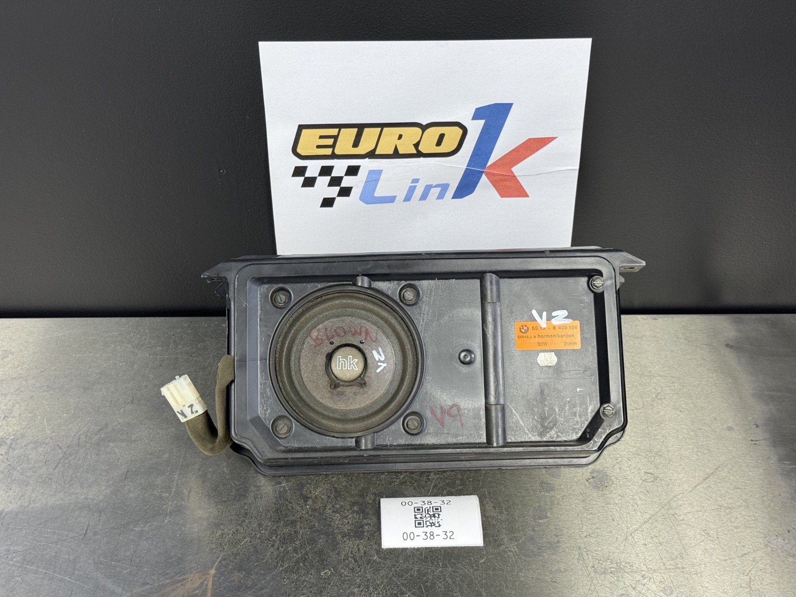 96-99 BMW Z3 Roadster Harmon Kardon HK Rear Sub Subwoofer Speaker Box ⚠️Note 96-99 BMW Z3 Roadster Harmon Kardon HK Rear Sub Subwoofer Speaker Box ⚠️Note