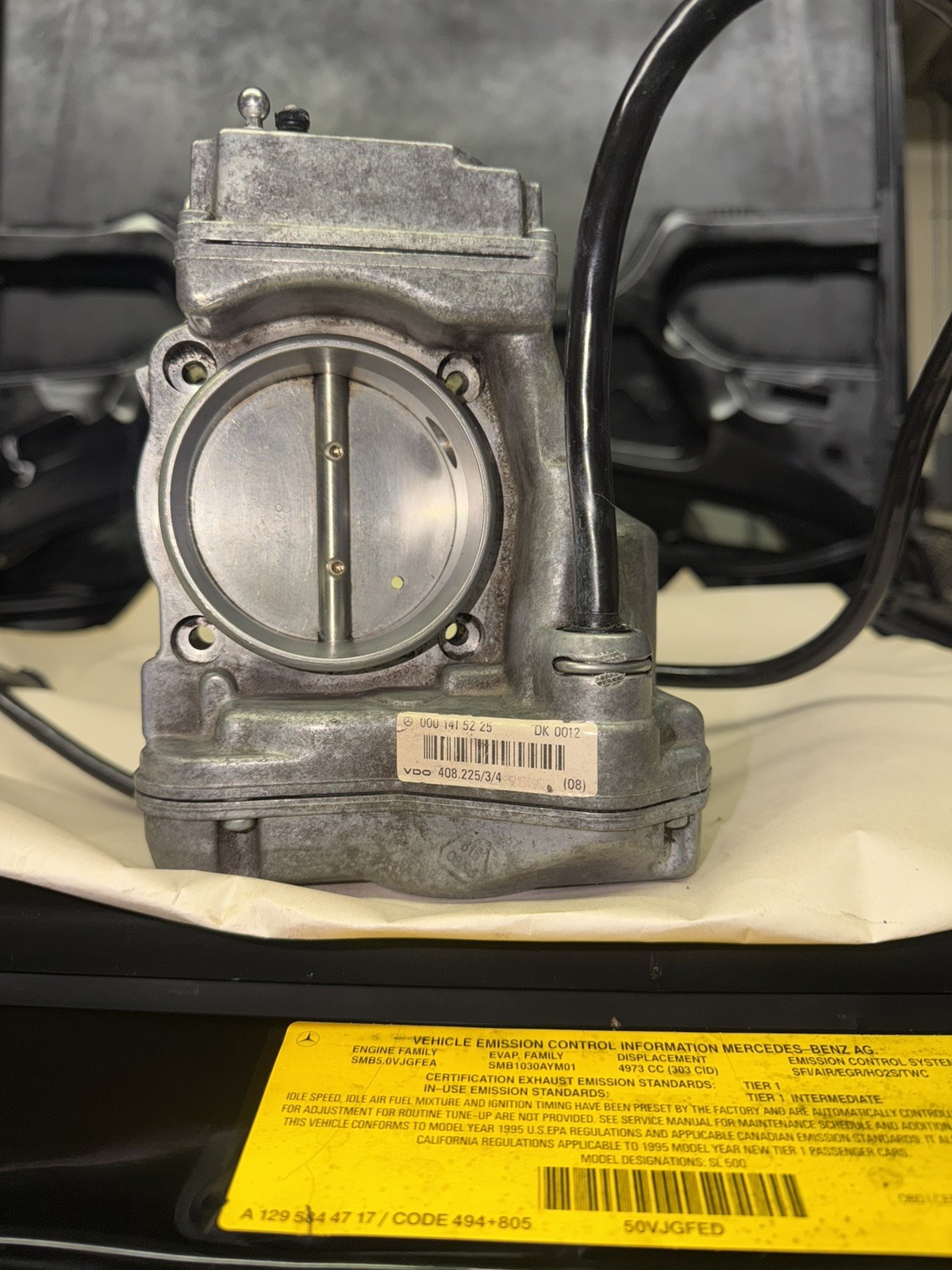 1993 1994 1995 Mercedes SL500 S500 R129 Throttle Body 0001415225 - 1993 1994 1995 Mercedes SL500 S500 R129 Throttle Body 0001415225 -