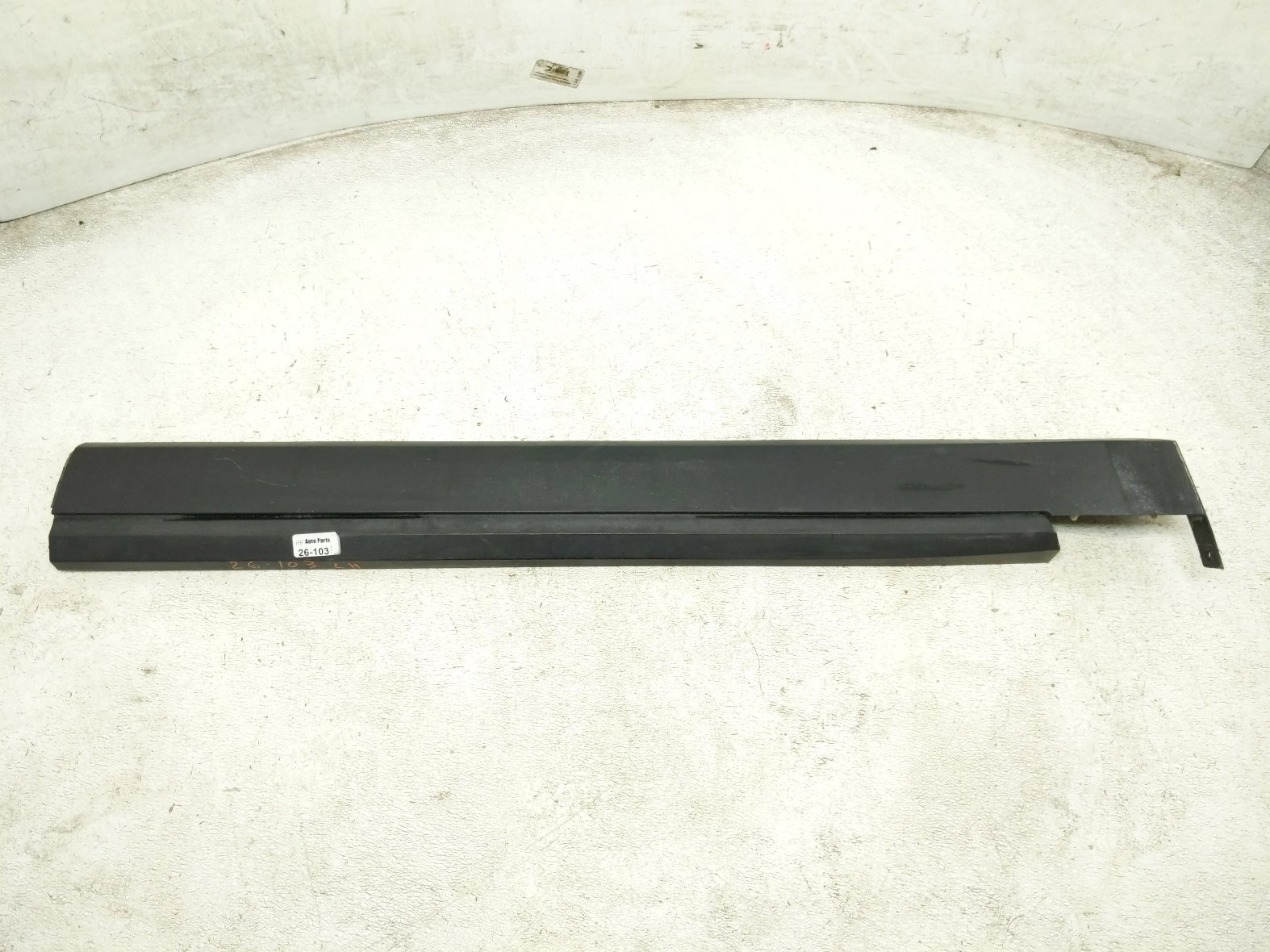 2021-2026 CHEVROLET TAHOE Driver Side Lower Skirt Rocker Molding 84913466