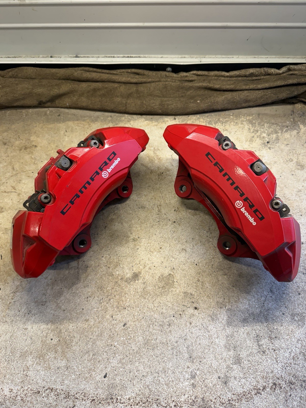 2017-2024 Chevrolet Camaro Front Brembo Brake Caliper Set Opt J55 OEM Red 2017-2024 Chevrolet Camaro Front Brembo Brake Caliper Set Opt J55 OEM Red