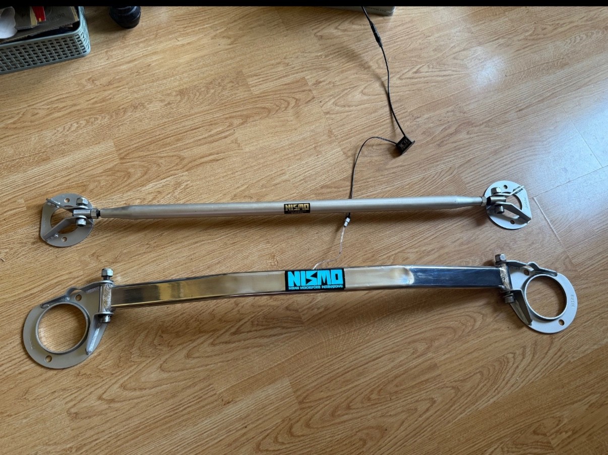 Nismo Old Logo Strut Bar Set R32 Skyline GTR BNR32 EL Emblem Badge Brace Nismo Old Logo Strut Bar Set R32 Skyline GTR BNR32 EL Emblem Badge Brace