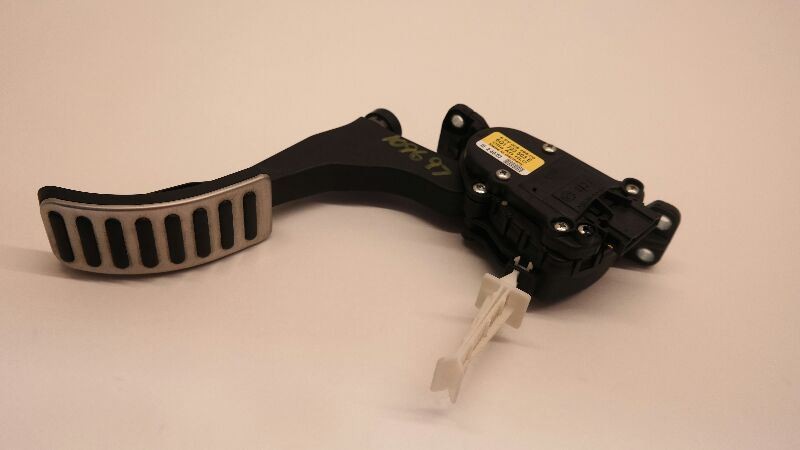 2000 2001 2002 2003 2004 2005 2006 AUTI TT GAS PEDAL ACCELRATOR
