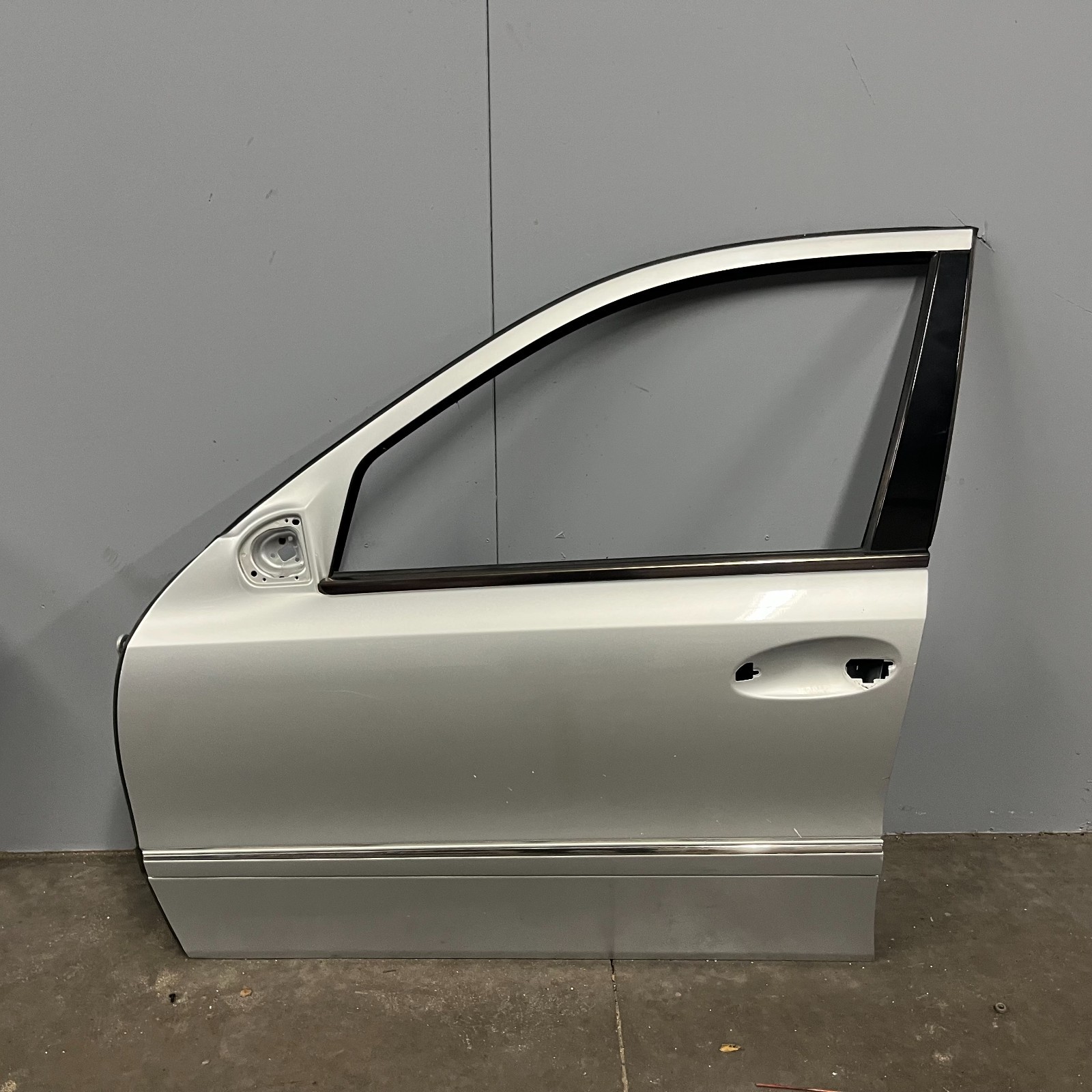 03-09 MERCEDES-BENZ W211 E CLASS FRONT LEFT DRIVER SIDE DOOR SHELL SILVER OEM