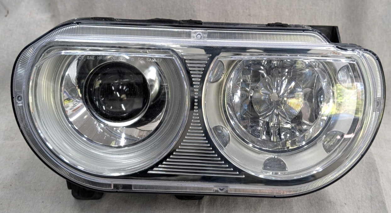 2008-2014 Dodge Challenger RIGHT PASSENGER Side Xenon HID Headlight Lamp OEM