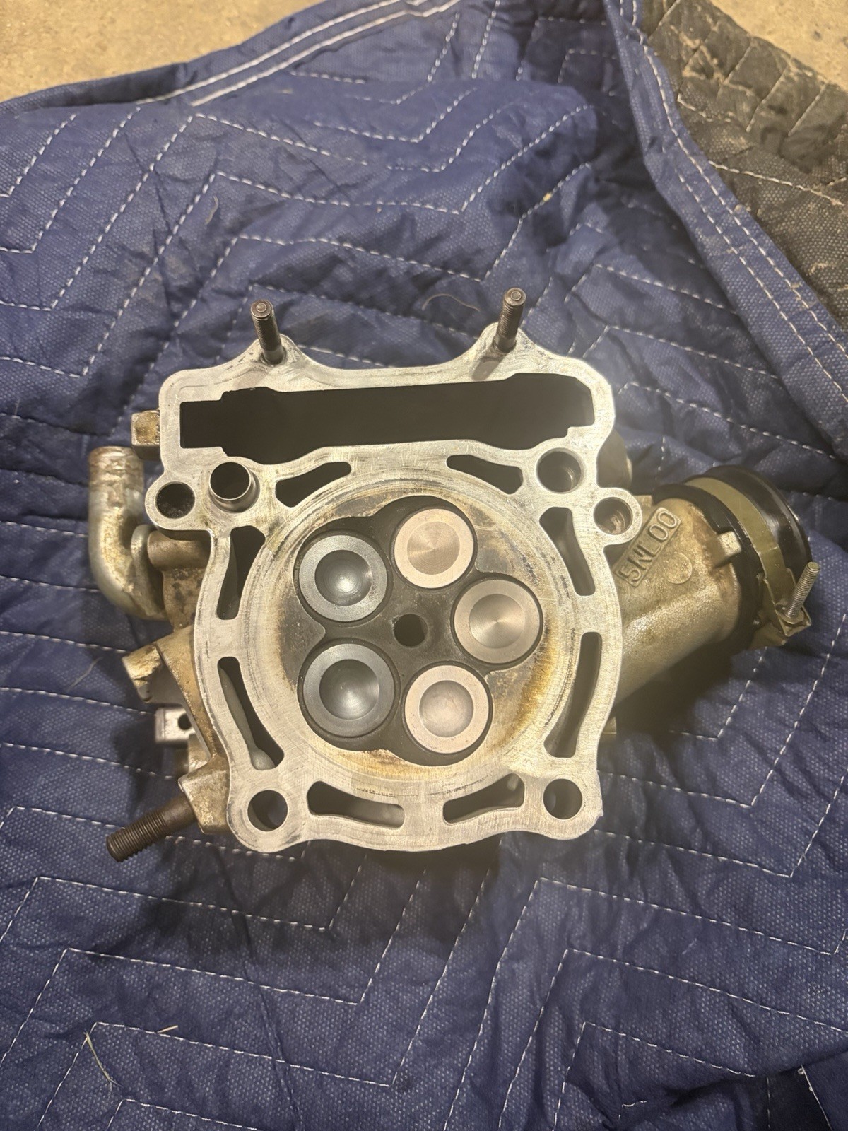 2001-2004 Wr 250f Cylinder Head 2001-2004 Wr 250f Cylinder Head