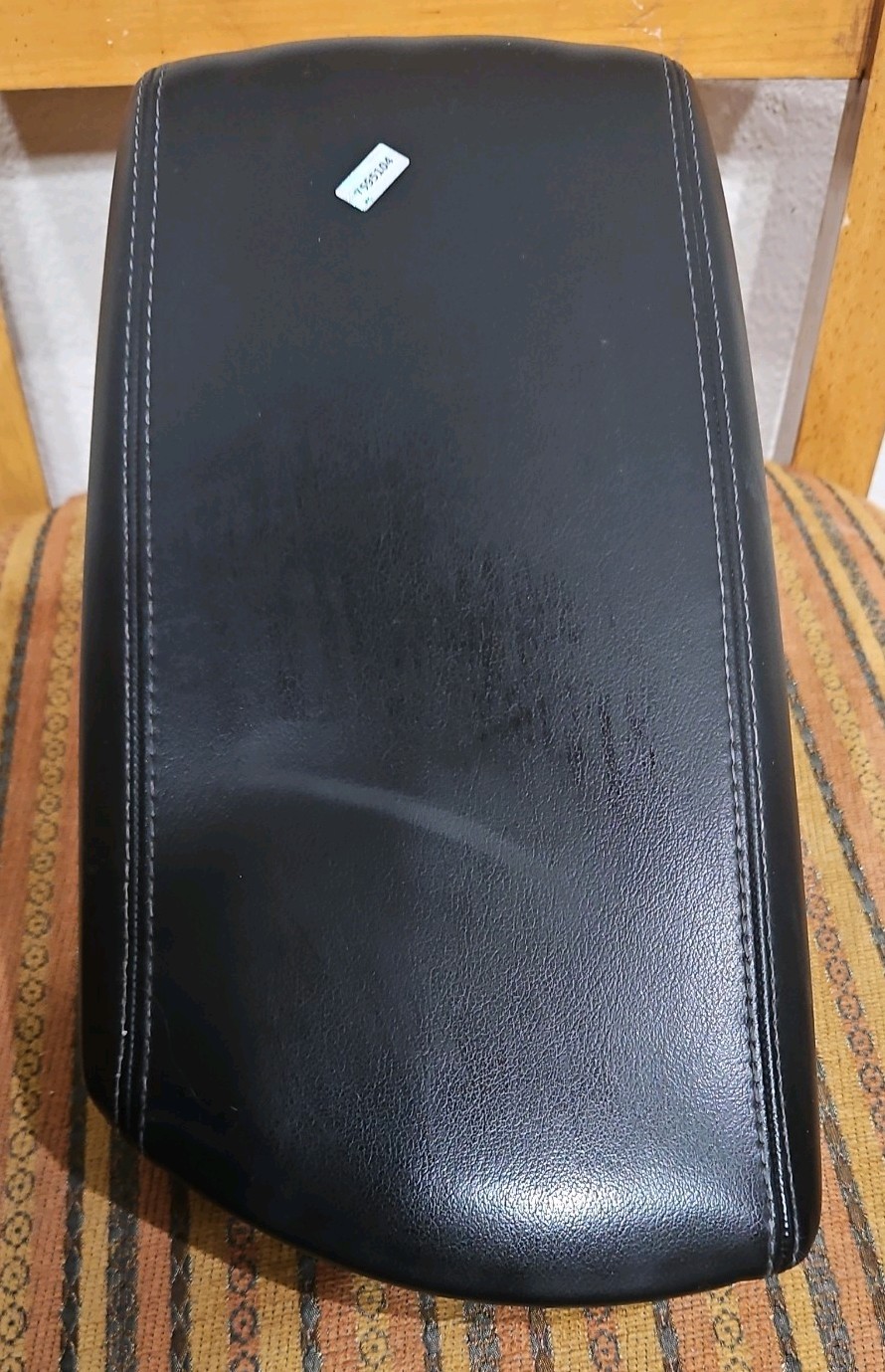 2014-2016 Chevrolet Malibu BLACK Center Console Leather Armrest Assembly OEM 2014-2016 Chevrolet Malibu BLACK Center Console Leather Armrest Assembly OEM