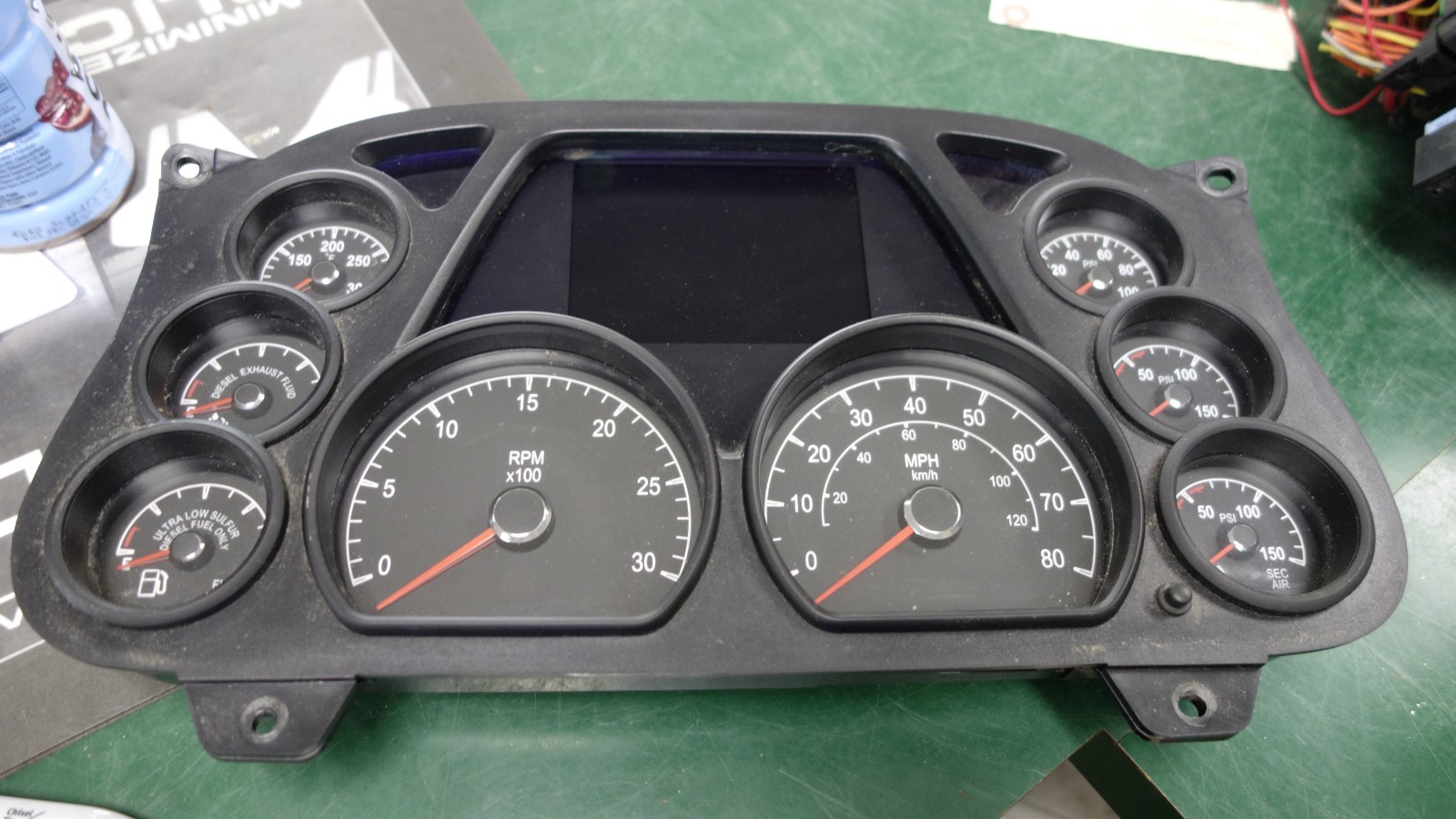 Q43-6080-1-2-021B 2020 Peterbilt 579 Speedometer Cluster Q43-6080-1-2-021B 2020 Peterbilt 579 Speedometer Cluster