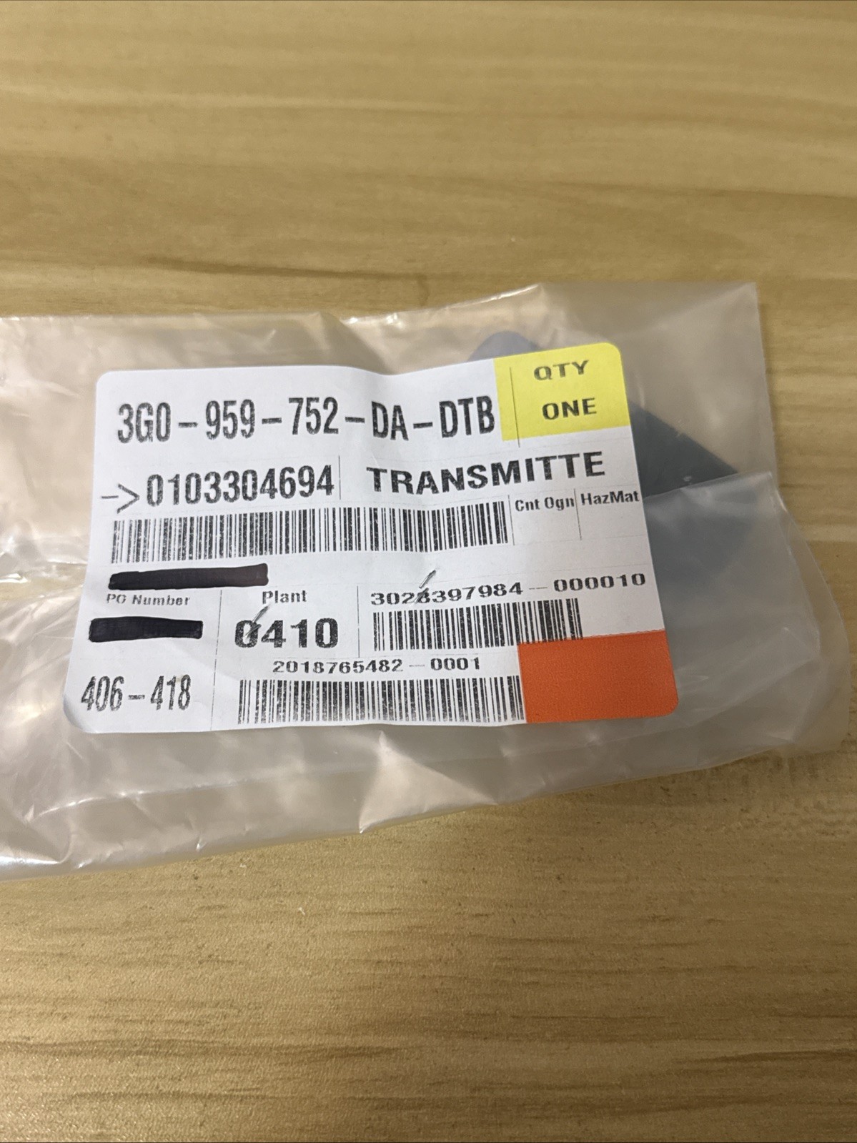 OEM VW Keyless Entry Transmitter 3G0-959-752-DA-DTB (NEW OEM VOLKSWAGEN) OEM VW Keyless Entry Transmitter 3G0-959-752-DA-DTB (NEW OEM VOLKSWAGEN)