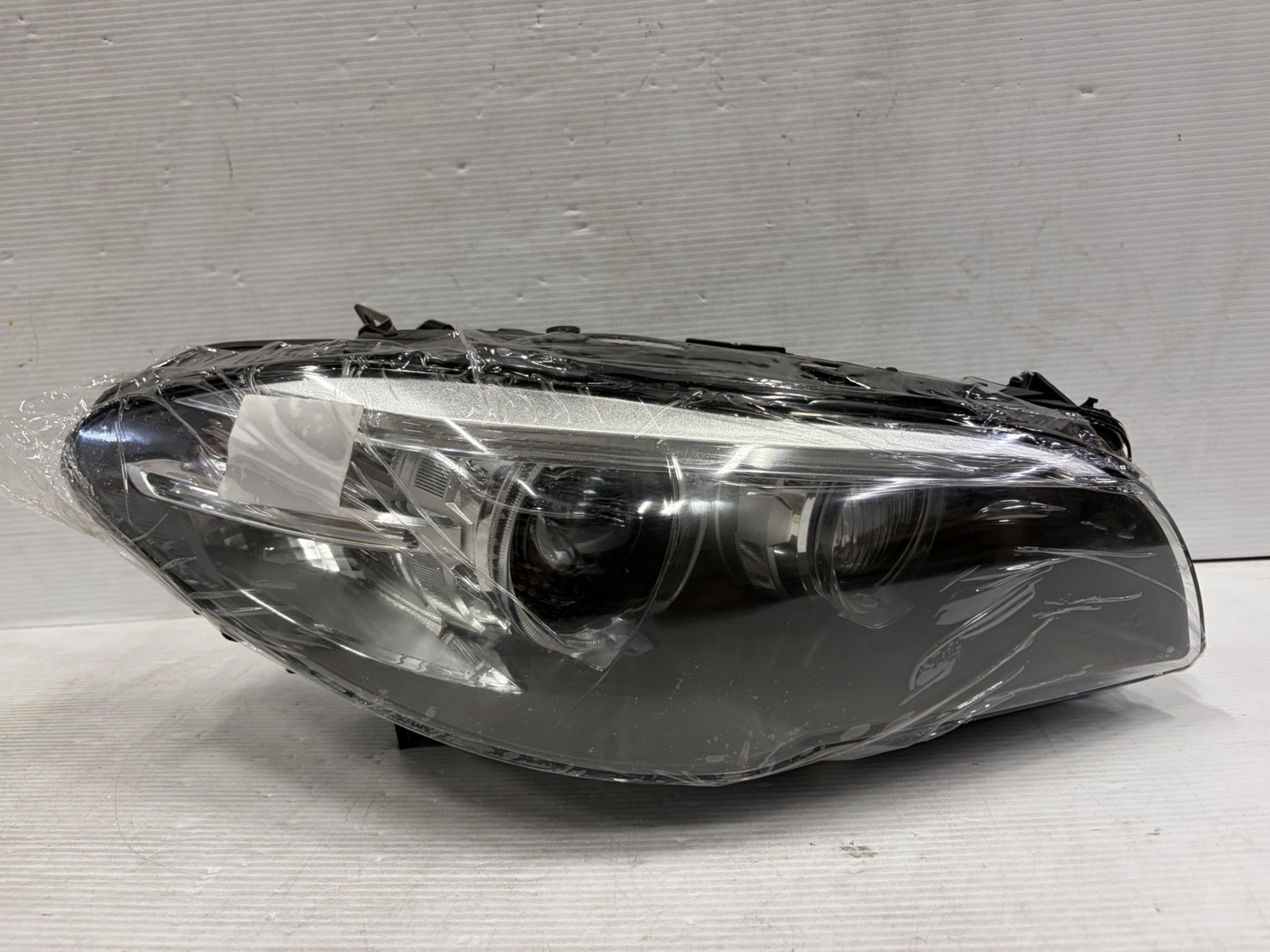 14-16 BMW 528i 535i PASSENGER RIGHT XENON ADAPTIVE HEADLIGHT ASSEMBLY 7343906
