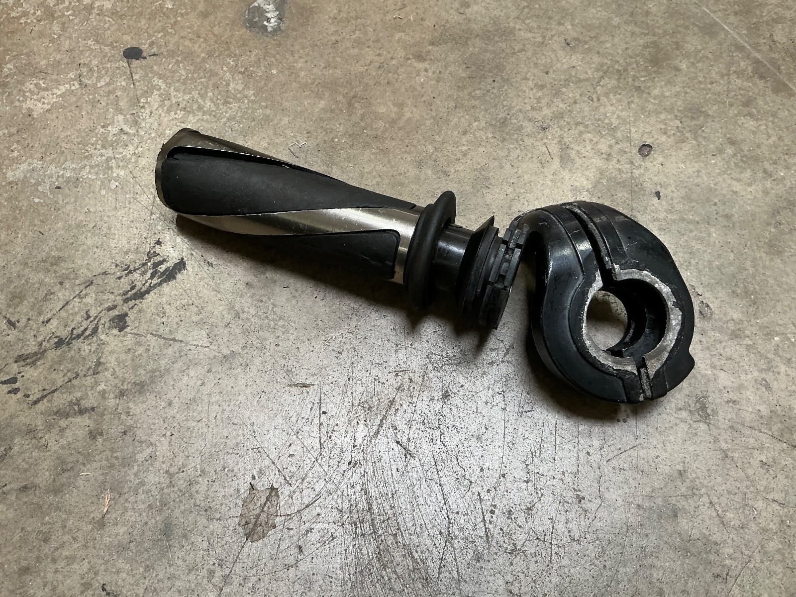 00-24 Suzuki DRZ400SM DRZ 400 Front Right Throttle Housing 57100-14D00 00-24 Suzuki DRZ400SM DRZ 400 Front Right Throttle Housing 57100-14D00
