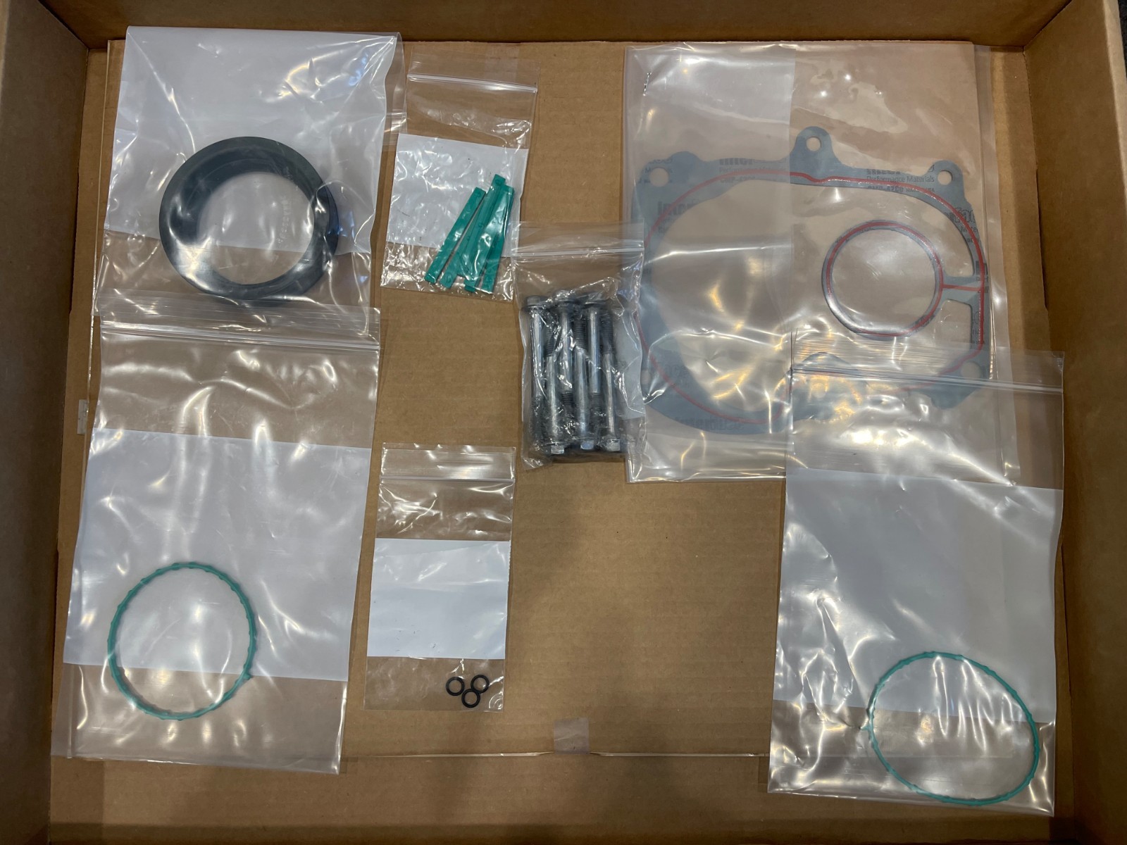 68267540AA Genuine 6.2L Hemi Hellcat Trackhawk TRX Supercharger Lid Gasket Kit 68267540AA Genuine 6.2L Hemi Hellcat Trackhawk TRX Supercharger Lid Gasket Kit