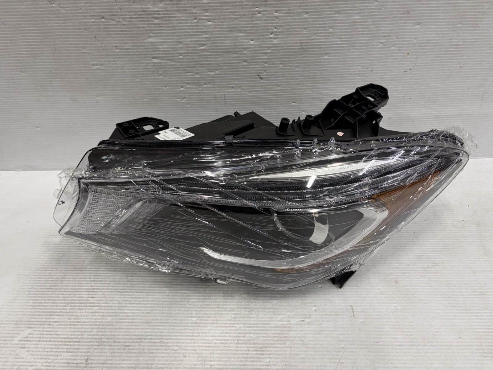 2014-2016 MERCEDES CLA250 LEFT DRIVER SIDE XENON HEADLIGHT LAMP OEM A1179065500