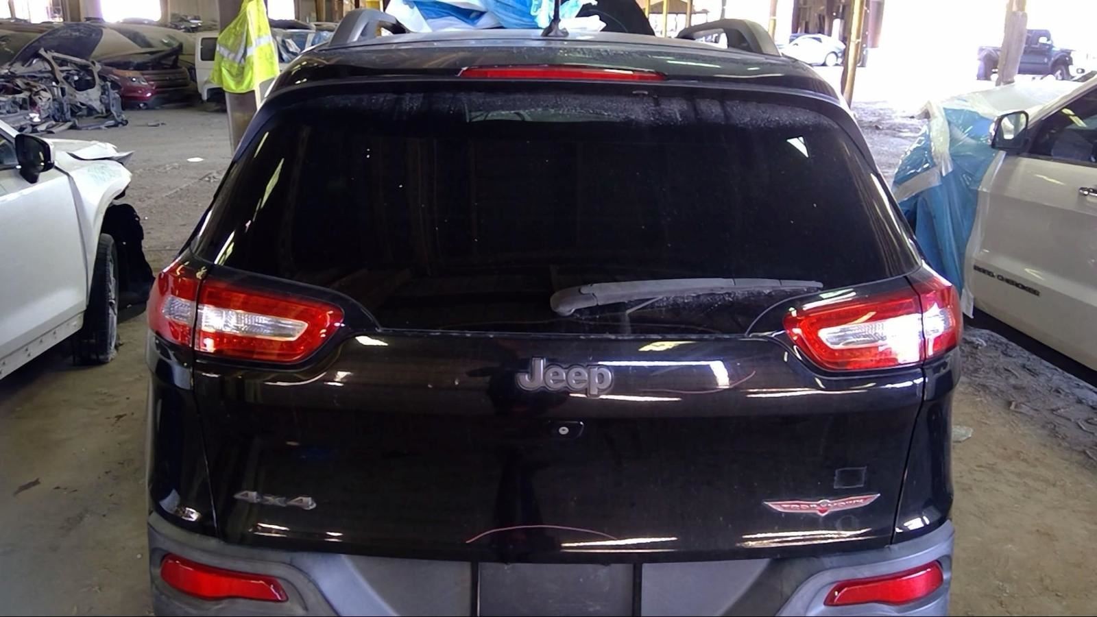 Trunk/Hatch/Tailgate With Rear View Camera Fits 14-18 CHEROKEE 1869825