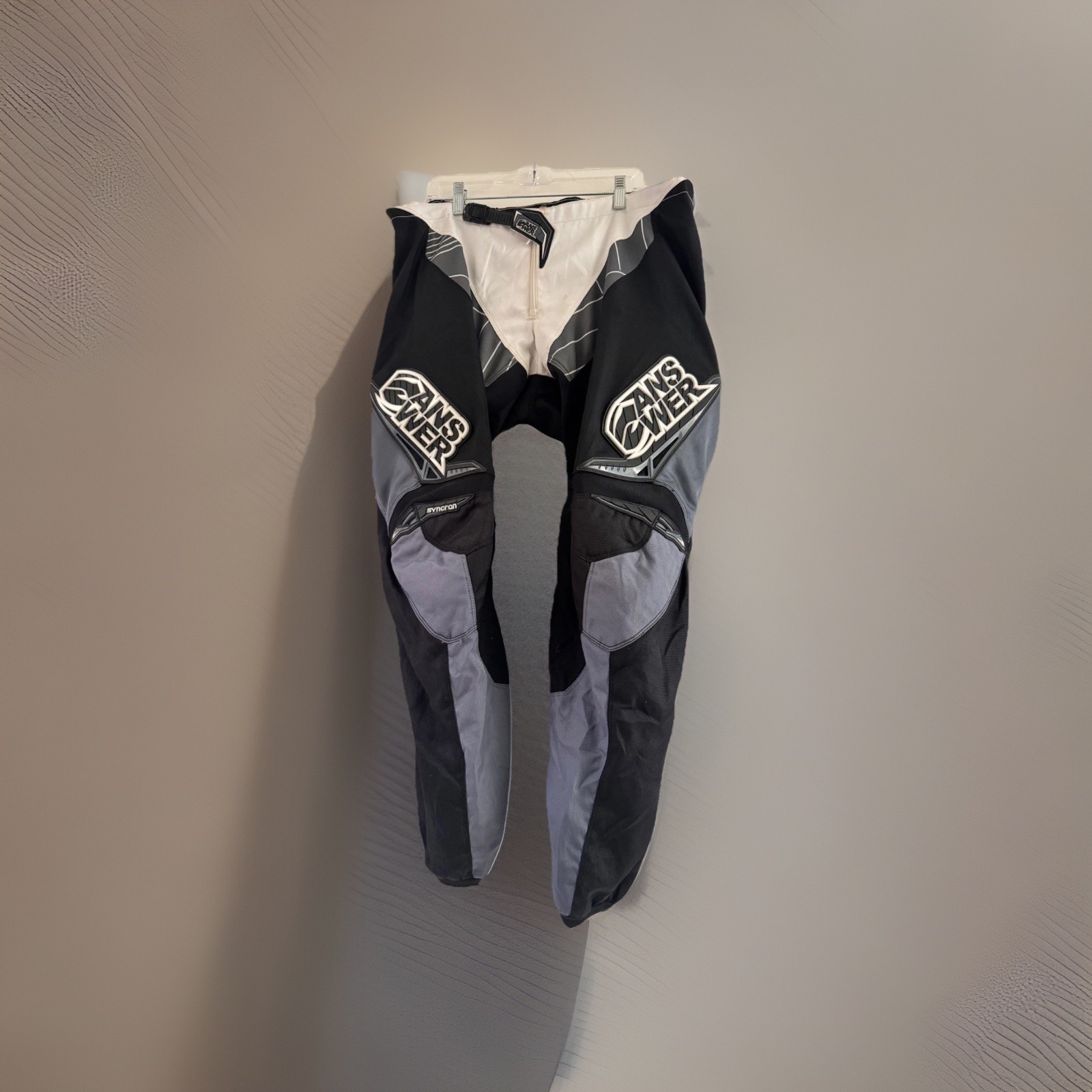 Answer Racing Syncron Motocross Riding Pants - Size 44 Answer Racing Syncron Motocross Riding Pants - Size 44