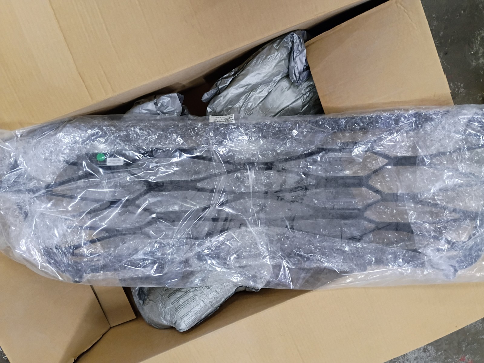 17-24 NEW Front Lower Bumper Grille Chevrolet Camaro ZL1 OEM 23455473 17-24 NEW Front Lower Bumper Grille Chevrolet Camaro ZL1 OEM 23455473