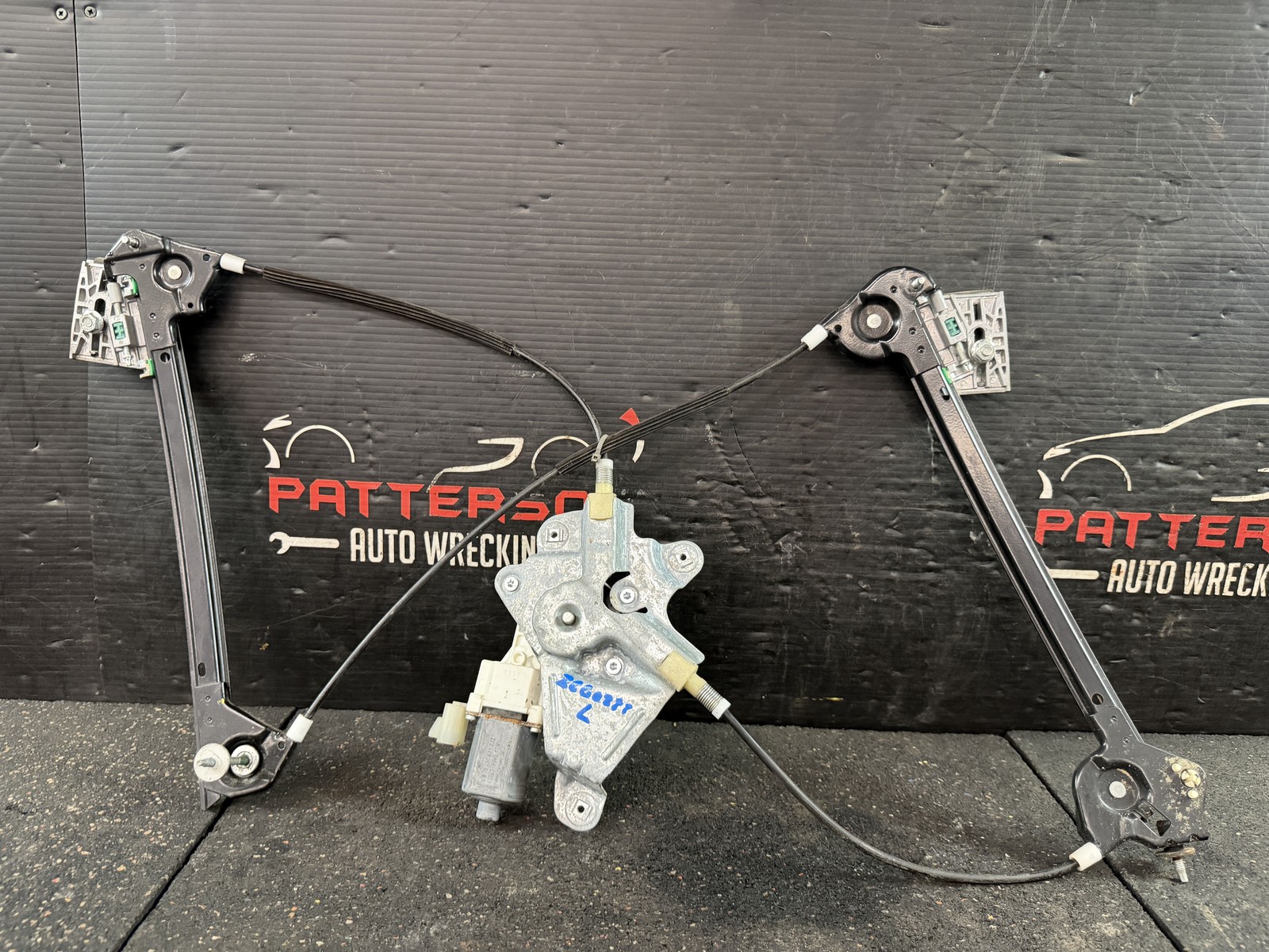 07-10 Saturn Sky Front Driver Left Door Power Window Regulator W/ Motor