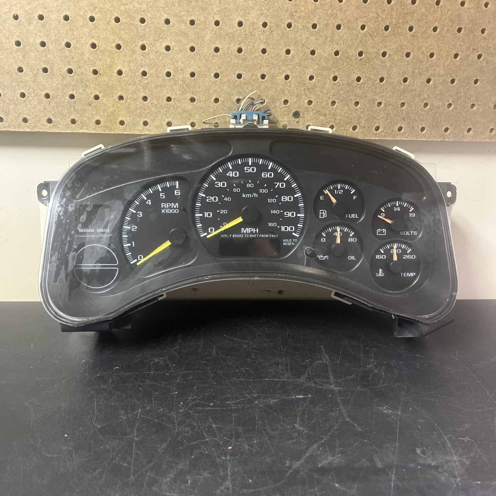 2000-2002 Chevy Silverado 1500 2500 3500 OEM Speedometer Cluster MPH Assembly