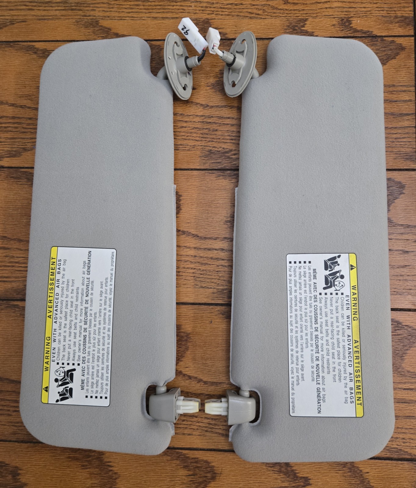 2004-09 Toyota Prius Driver & Passenger Side Sun Visors Pair Set OEM Gray Clean 2004-09 Toyota Prius Driver & Passenger Side Sun Visors Pair Set OEM Gray Clean