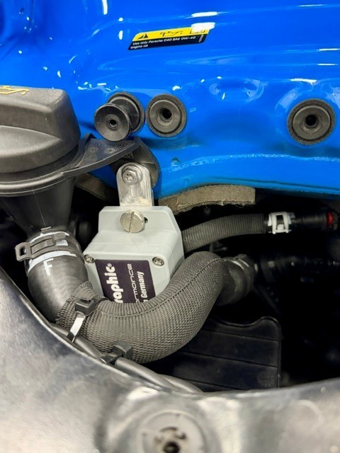 Porsche 911 992 Exhaust Valve Controller Bracket (Older Style) Cargraphic Porsche 911 992 Exhaust Valve Controller Bracket (Older Style) Cargraphic
