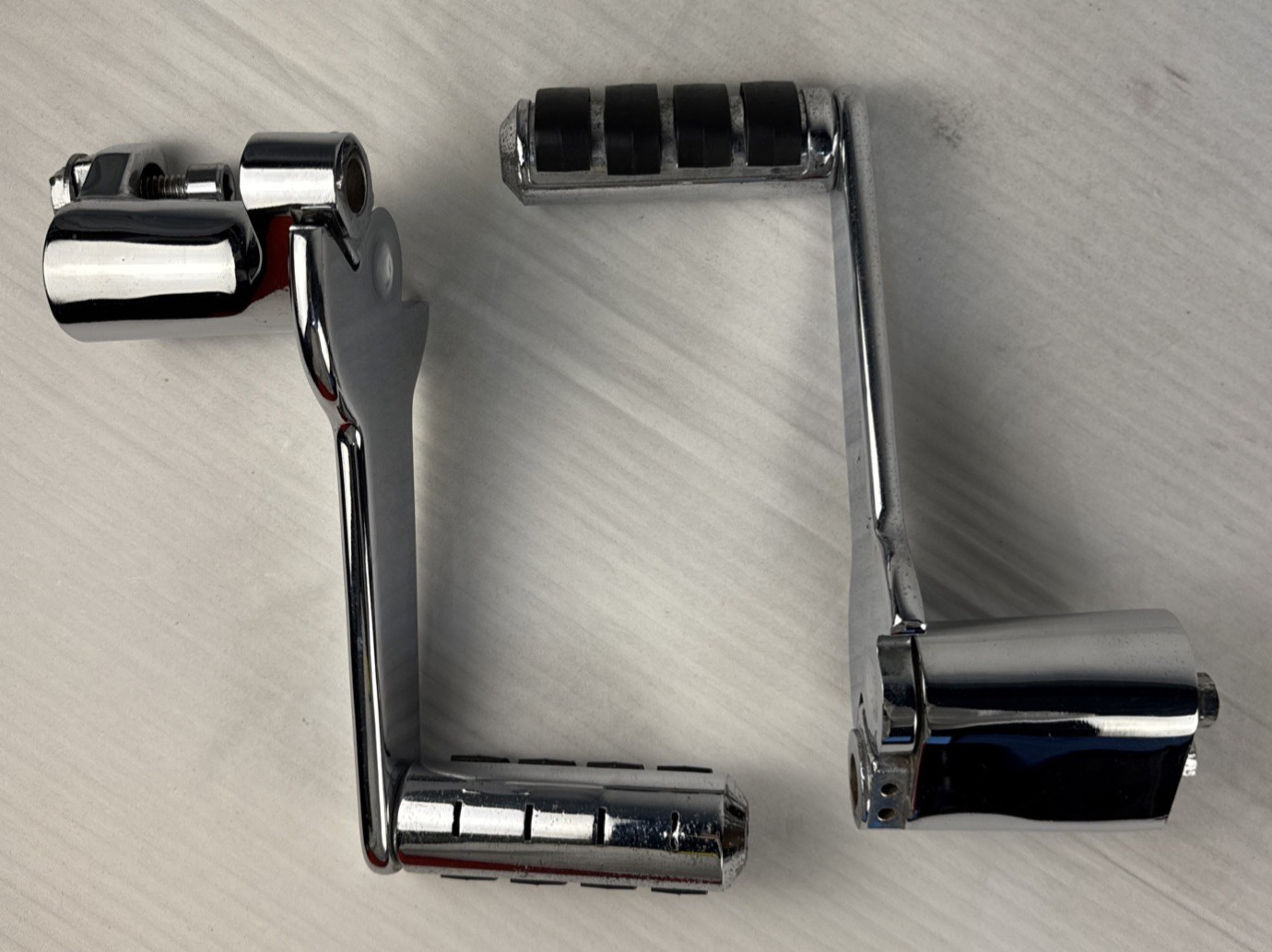 KURYAKYN ADJUSTABLE PASSENGER PEGS 60 AND UP DYNA